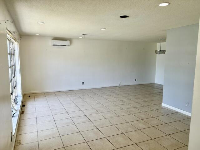 CORAL RIDGE ISLES - Residential