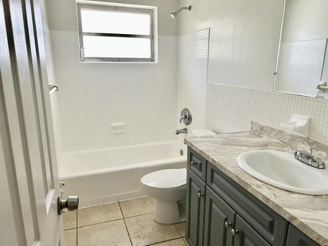 CORAL RIDGE ISLES - Residential