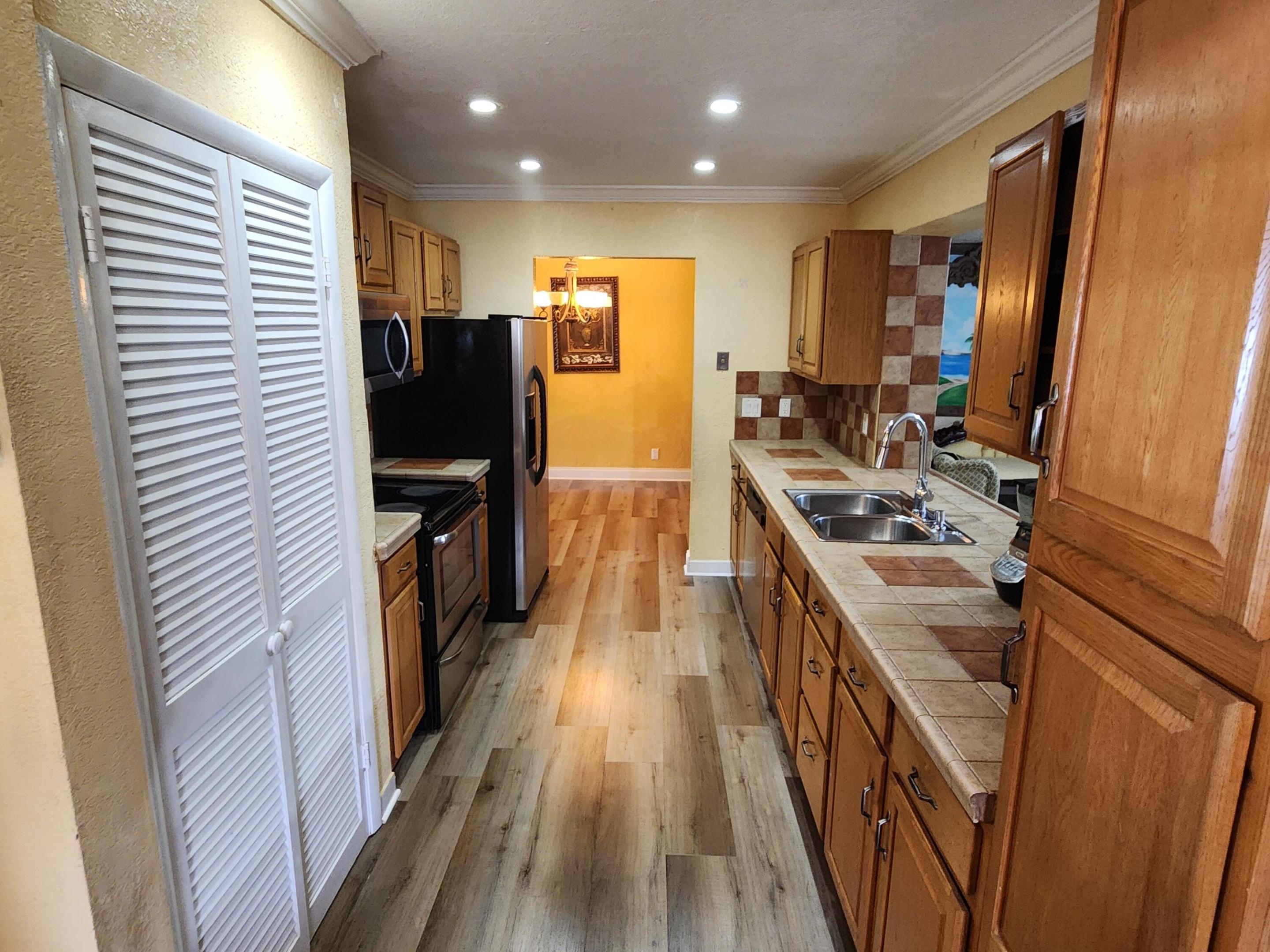 LAUDERDALE LAKES EAST GATE SEC 2 - Residential