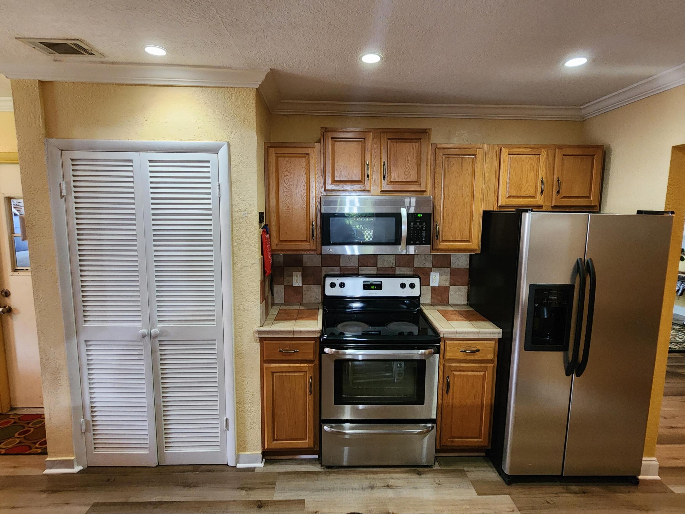LAUDERDALE LAKES EAST GATE SEC 2 - Residential