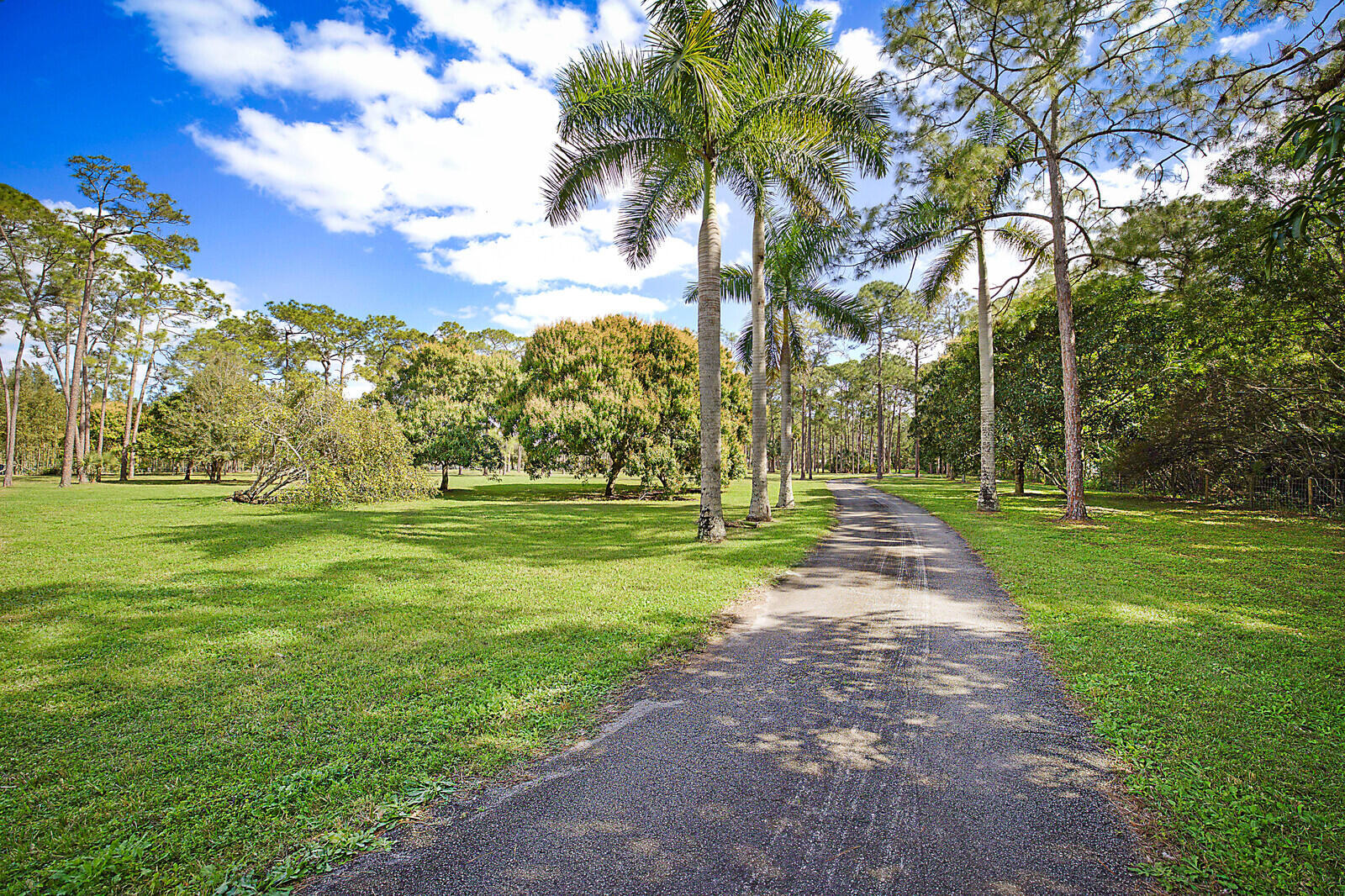 LOXAHATCHEE GROVES - Land