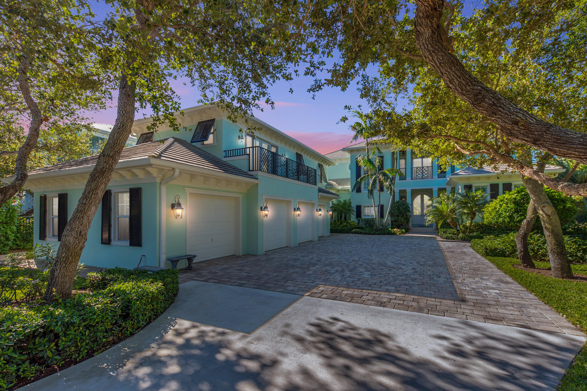 Introducing this spectacular and one of a kind custom waterfront pieces of luxury. Enter the gates of paradise into this  6 BR, 6.5 bath, 4 car garage home including guest quarters with an additional full sized kitchen. Every bedroom situated with its own bath for true privacy. Take a look at the beautiful waterfront views from nearly every angle. This home doesn’t miss a beat from high end Viking appliances, gourmet custom built kitchen, travertine floors throughout along with walnut hardwood floors. Covered patio with outdoor fireplace & kitchen, salt water pool, aprox 223 ft deep water dock. Schedule your private showing today!