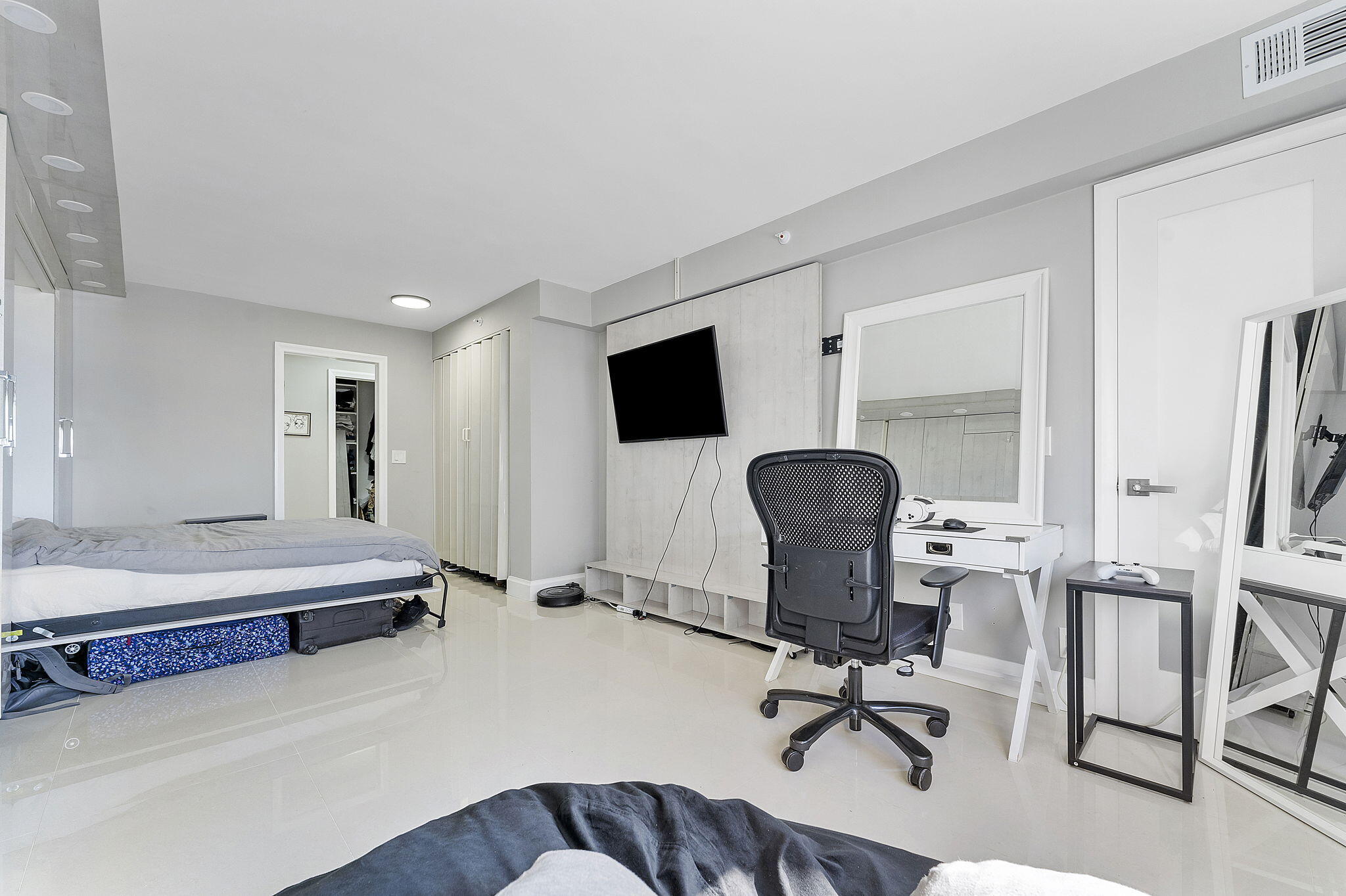 45 OCEAN CONDO - Residential Lease