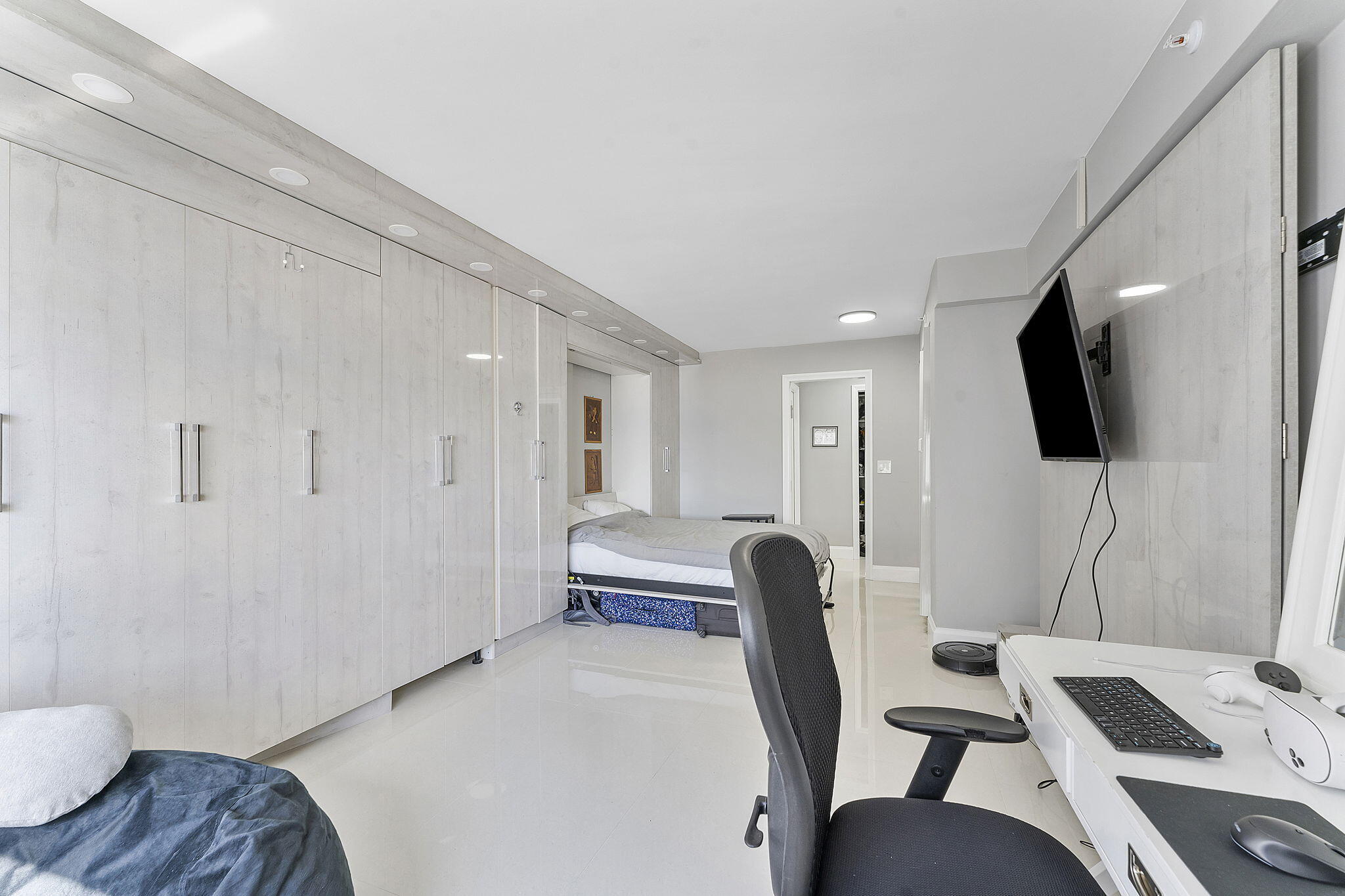 45 OCEAN CONDO - Residential Lease