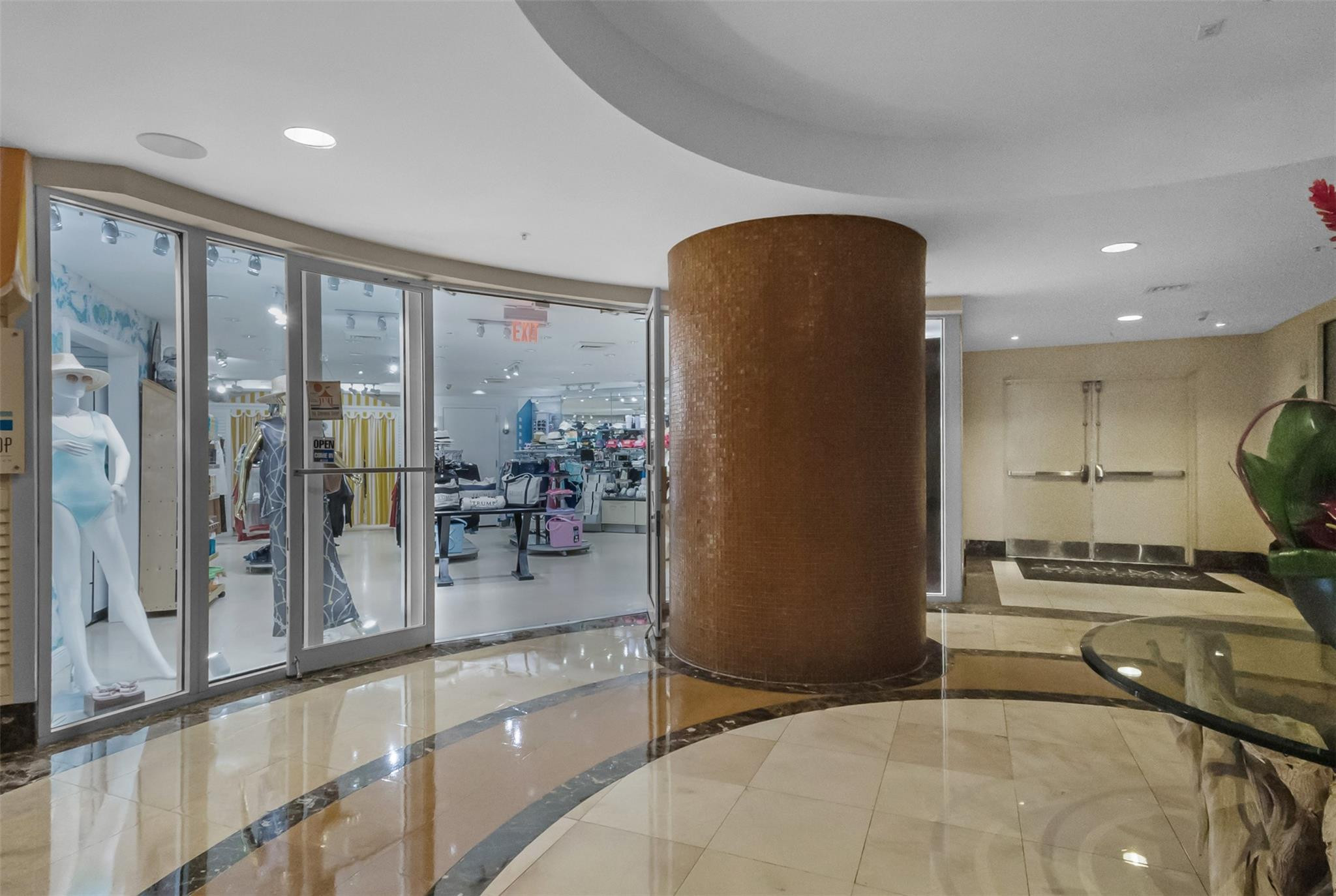 TRUMP INTERNATIONAL SONESTA - Residential