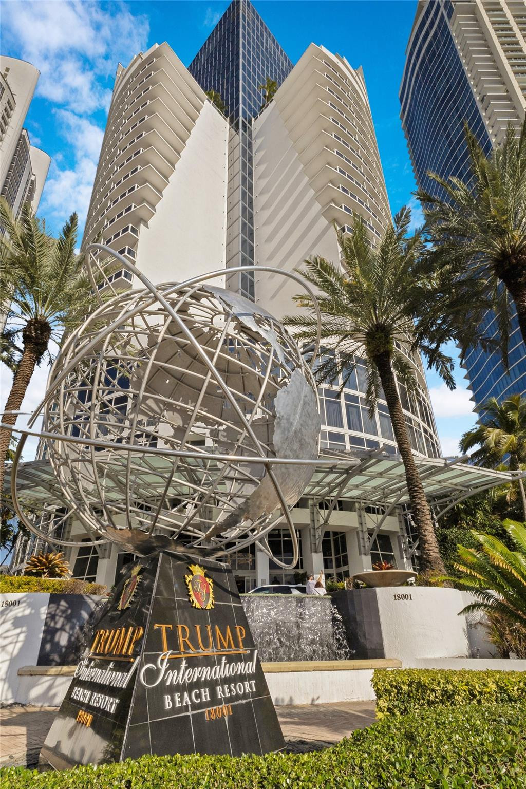 TRUMP INTERNATIONAL SONESTA - Residential