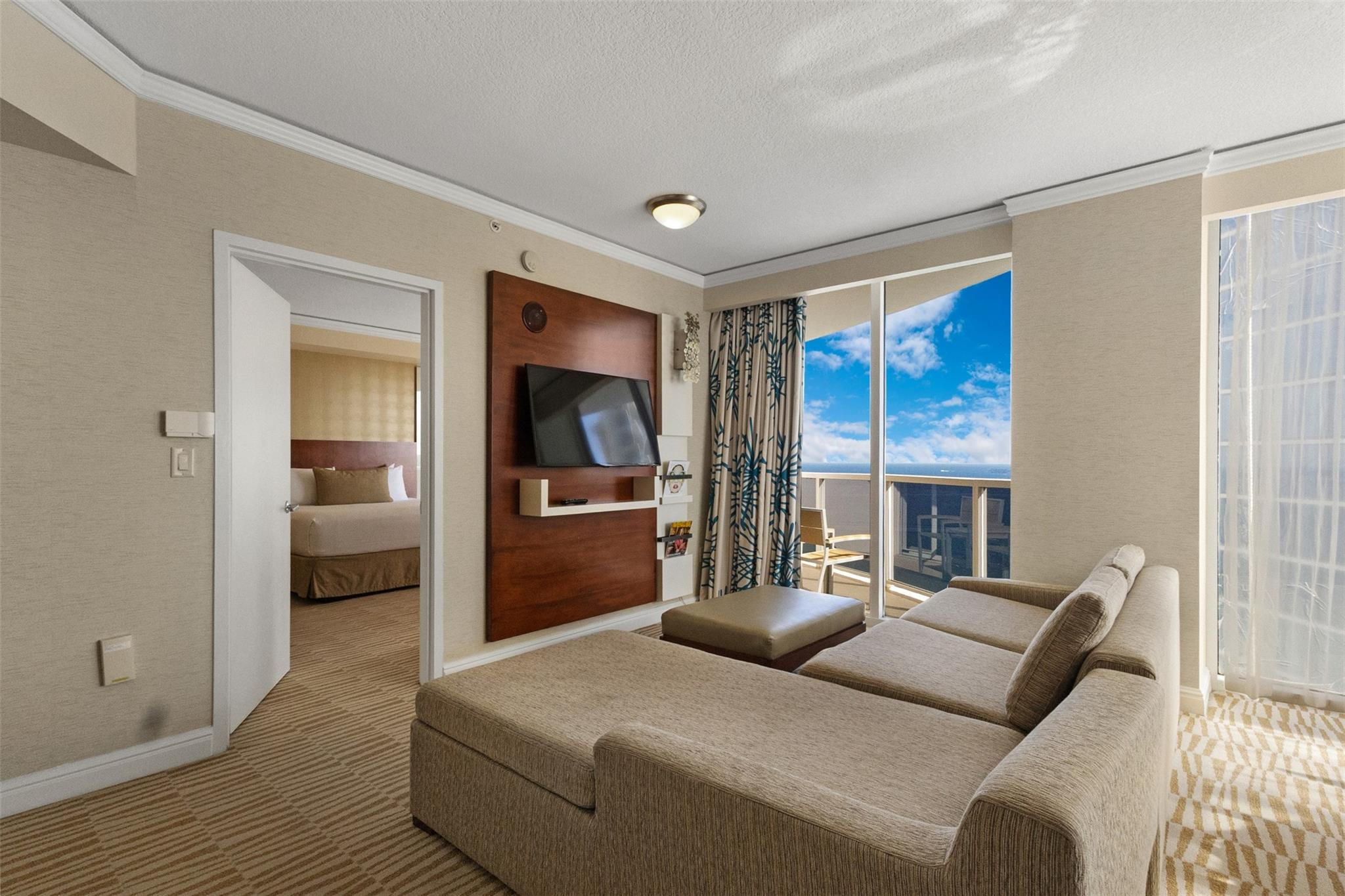 TRUMP INTERNATIONAL SONESTA - Residential