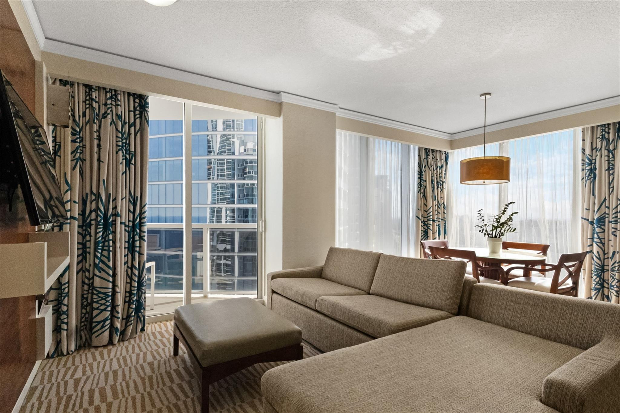 TRUMP INTERNATIONAL SONESTA - Residential