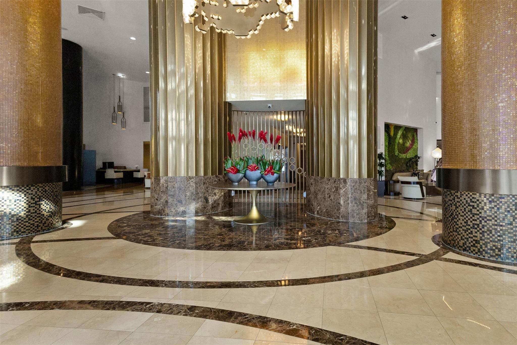 TRUMP INTERNATIONAL SONESTA - Residential