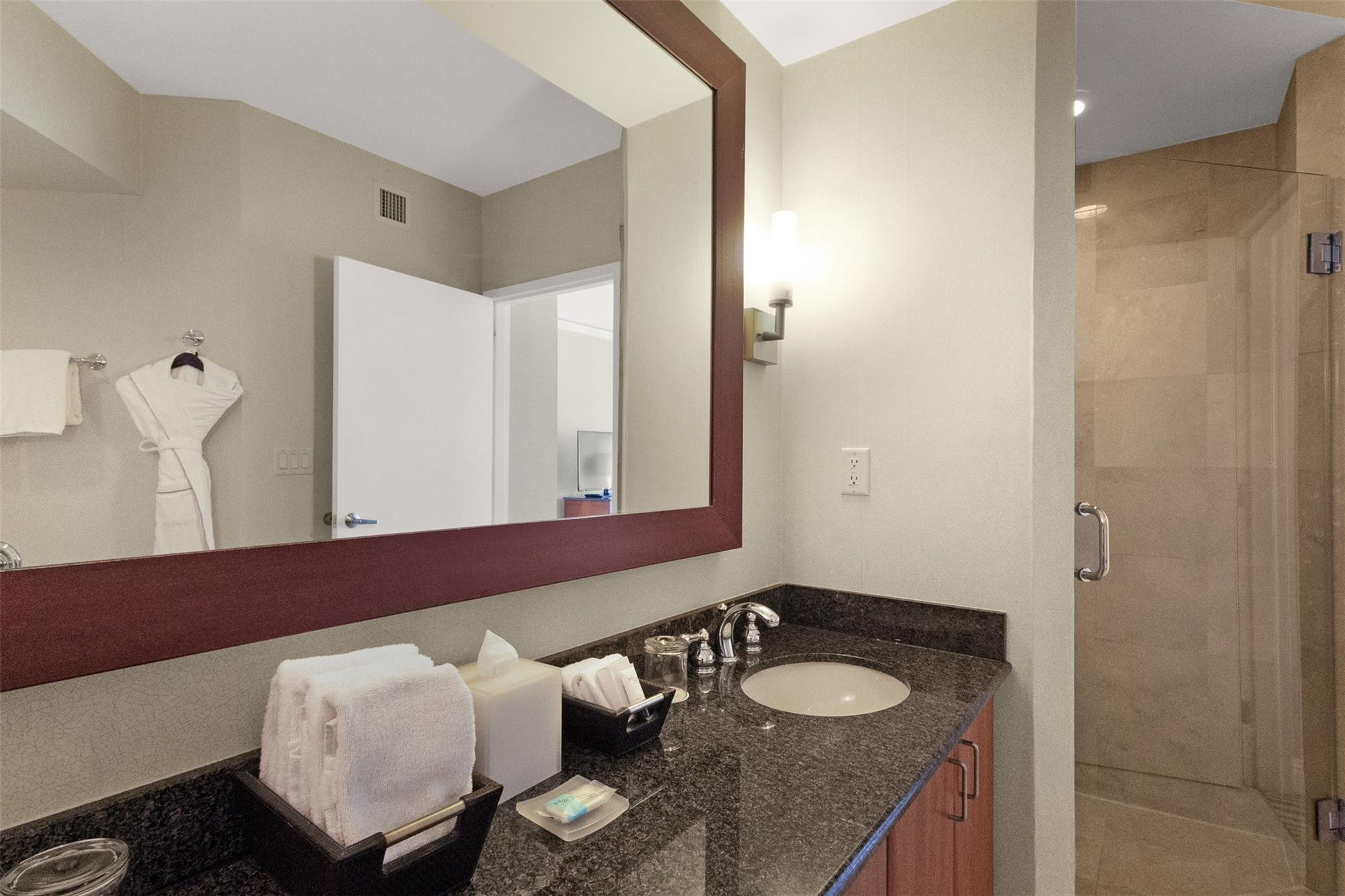 TRUMP INTERNATIONAL SONESTA - Residential