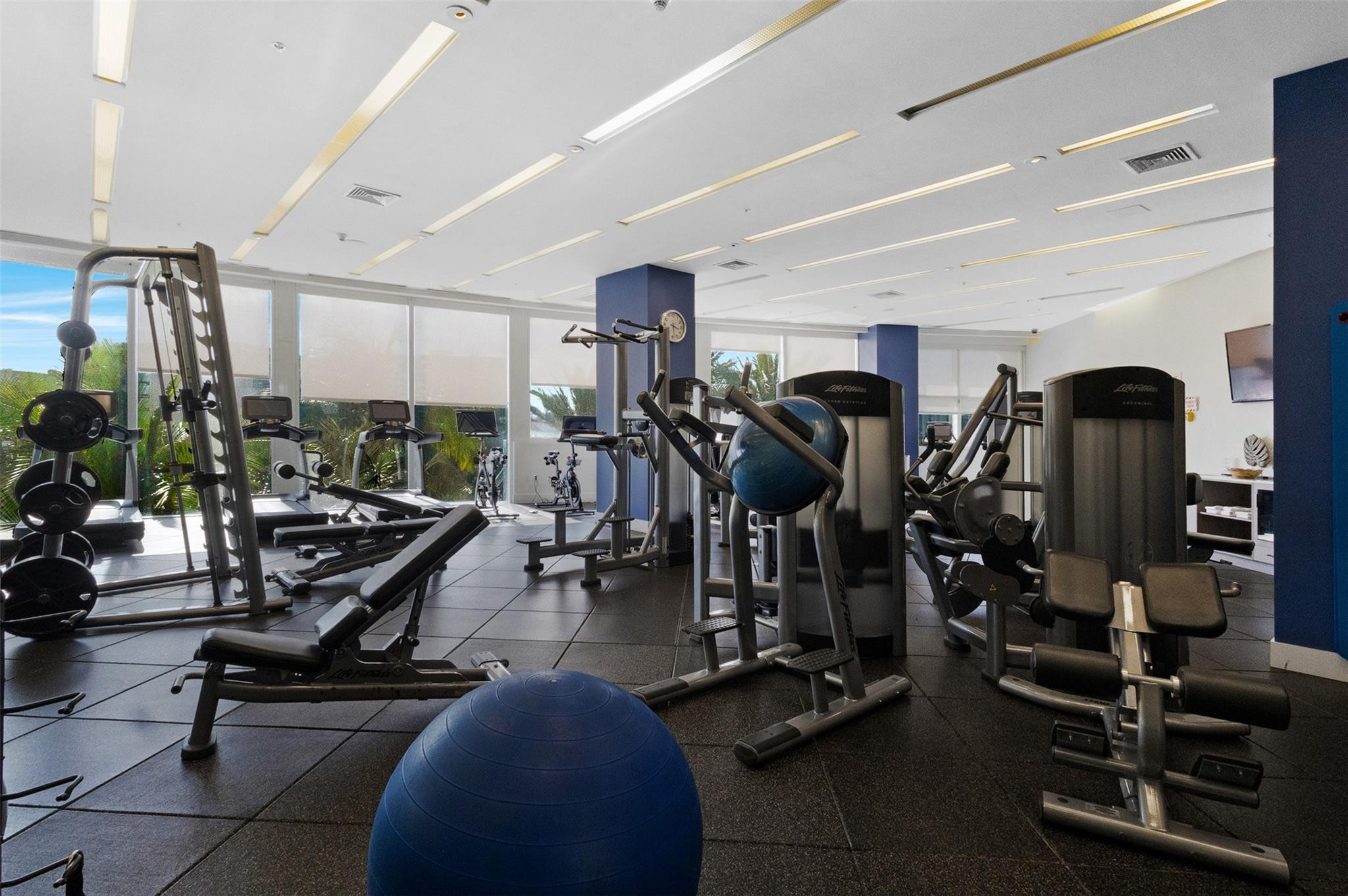 TRUMP INTERNATIONAL SONESTA - Residential