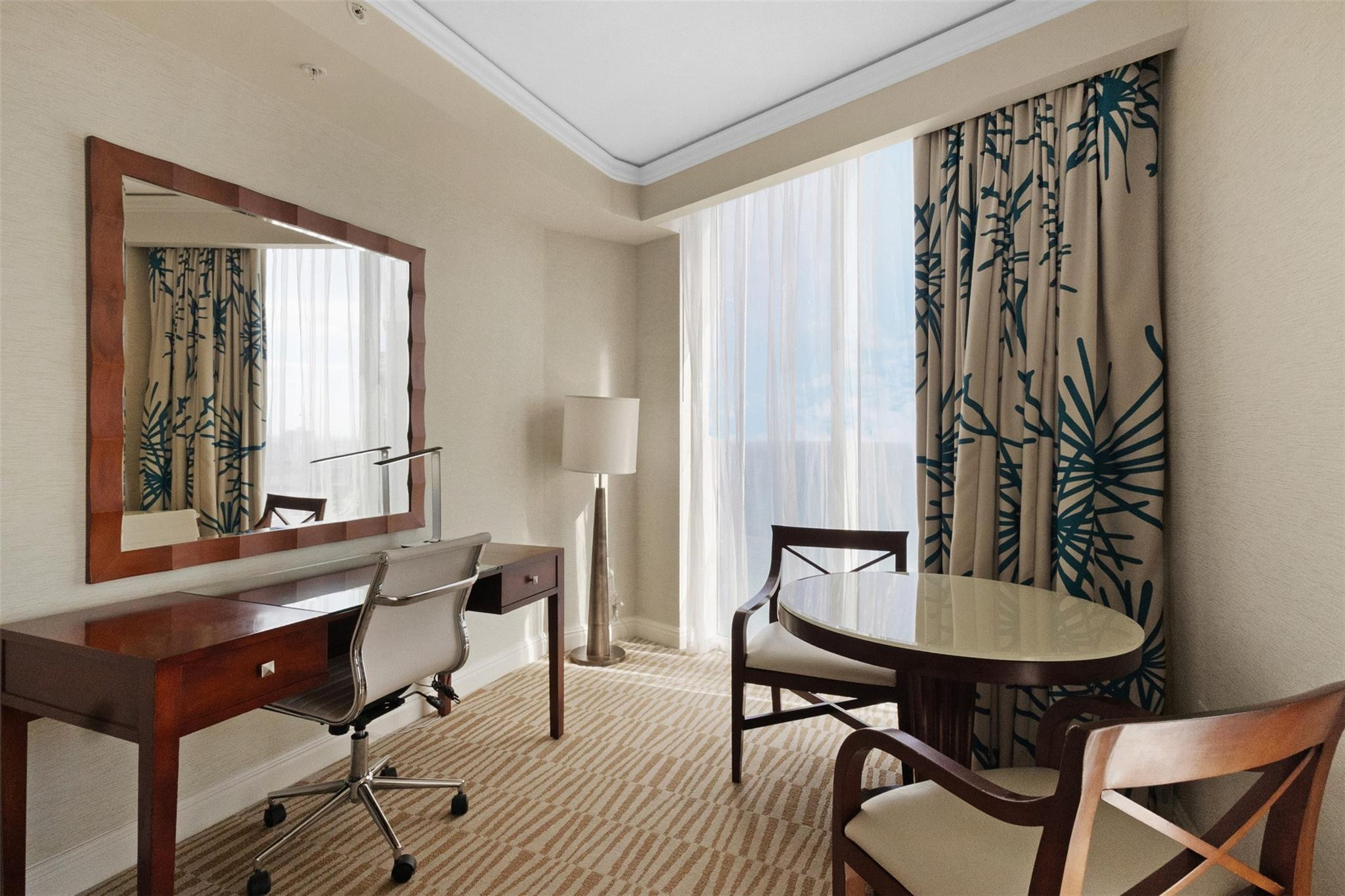 TRUMP INTERNATIONAL SONESTA - Residential
