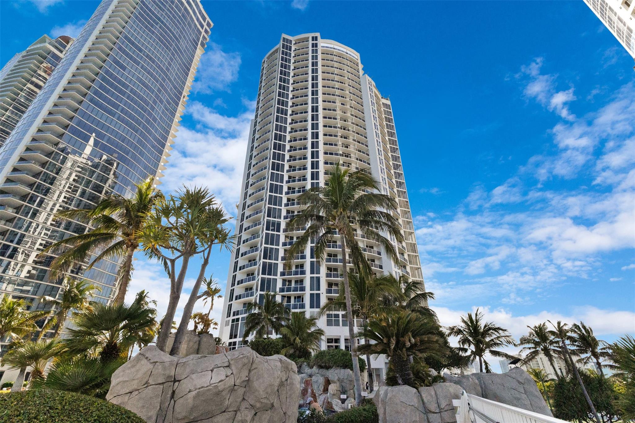 TRUMP INTERNATIONAL SONESTA - Residential