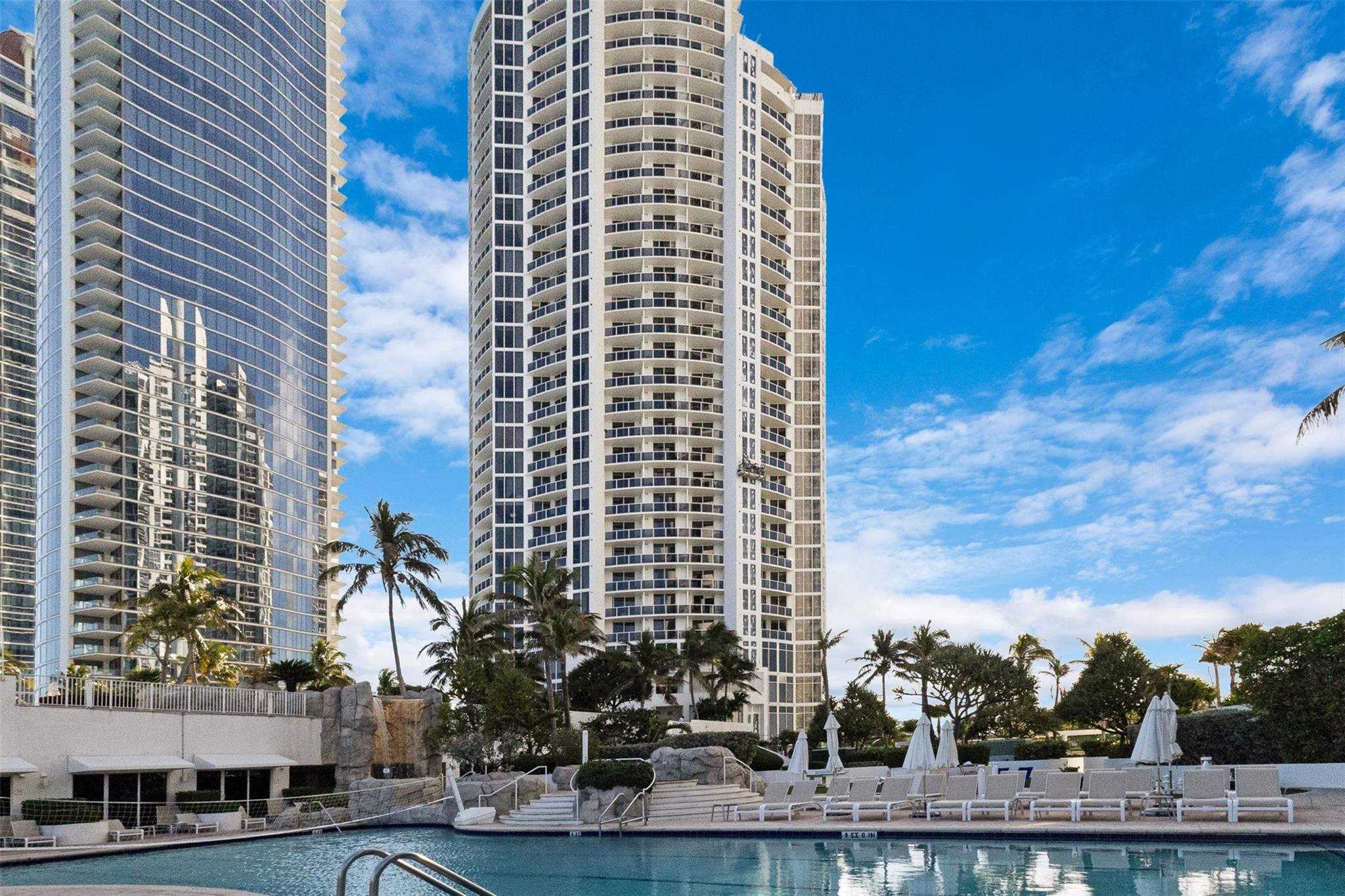TRUMP INTERNATIONAL SONESTA - Residential