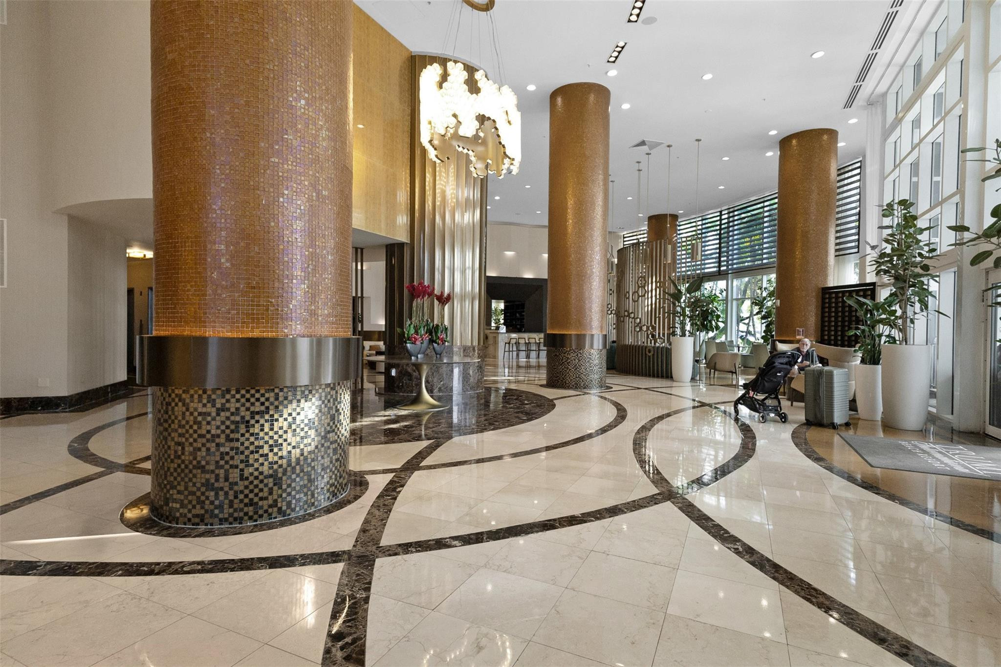 TRUMP INTERNATIONAL SONESTA - Residential