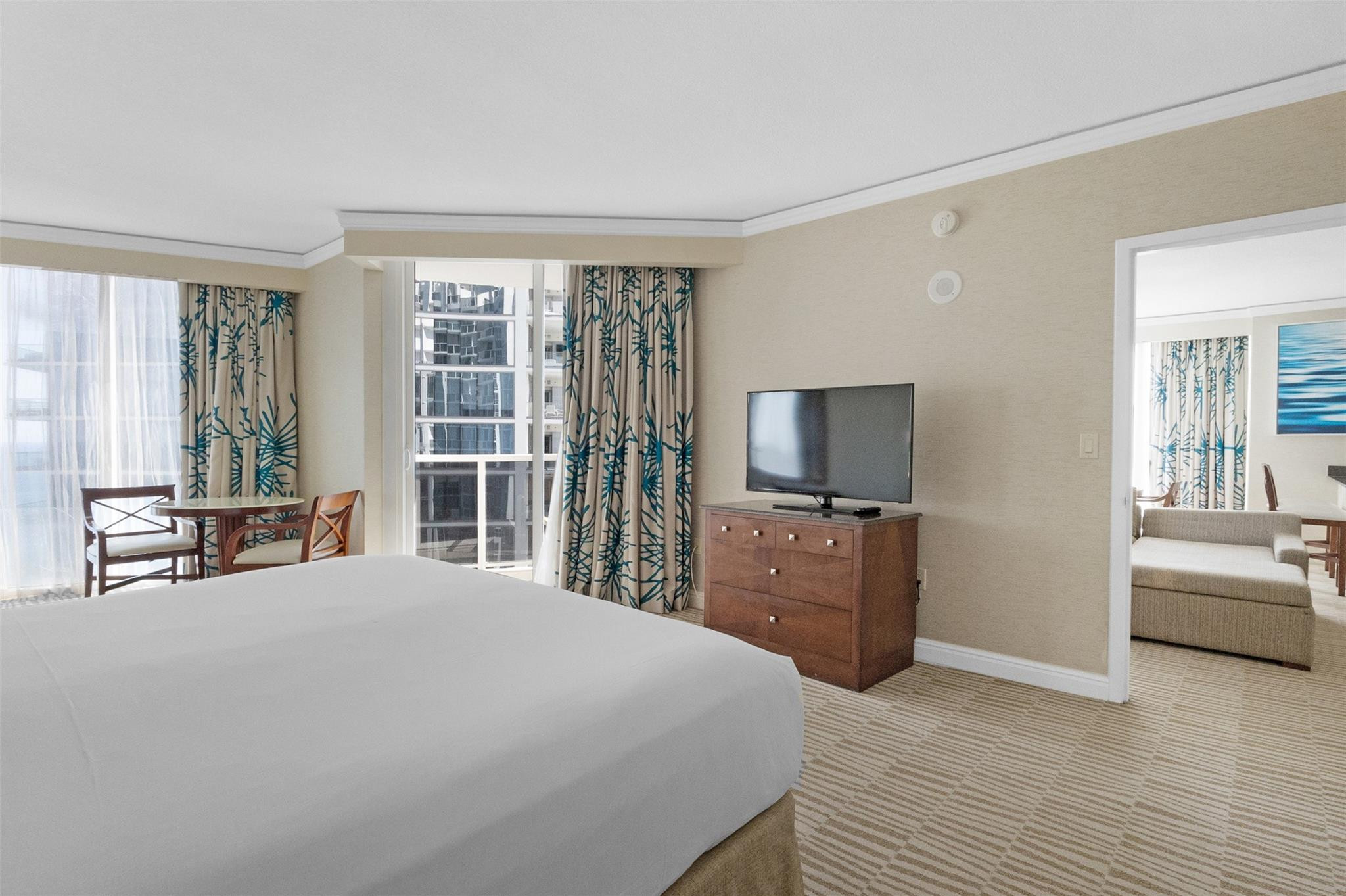 TRUMP INTERNATIONAL SONESTA - Residential