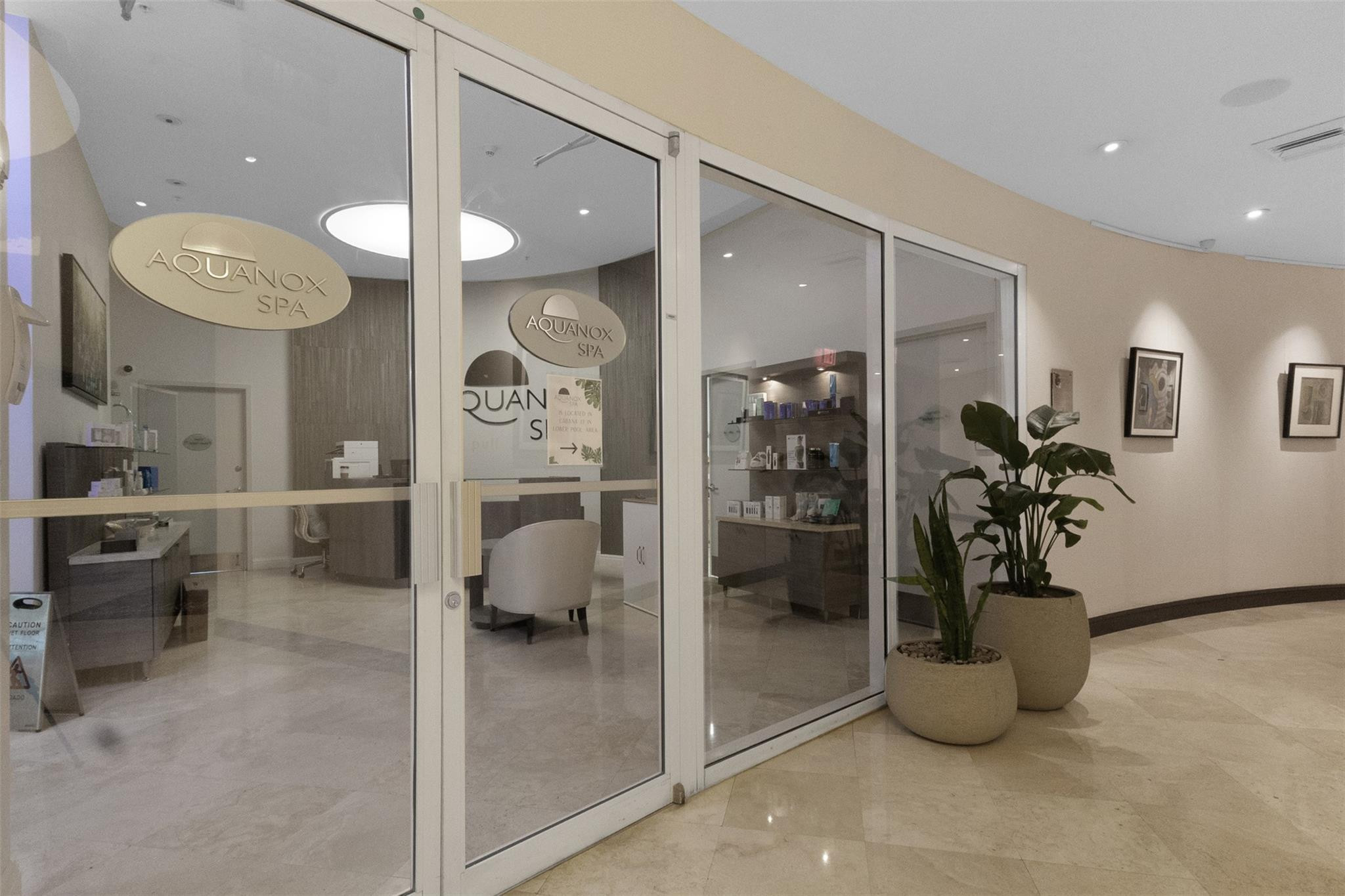 TRUMP INTERNATIONAL SONESTA - Residential