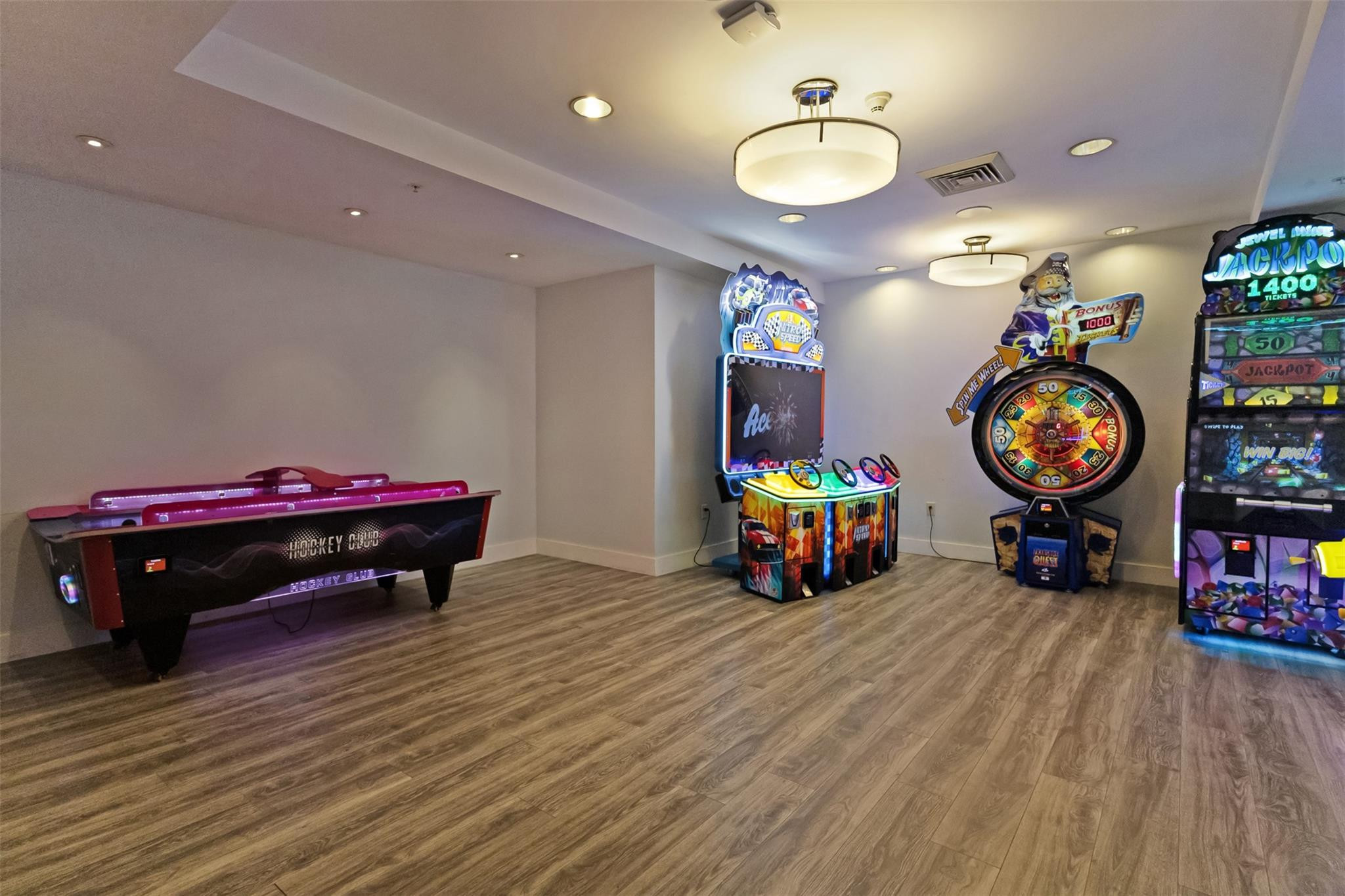 TRUMP INTERNATIONAL SONESTA - Residential