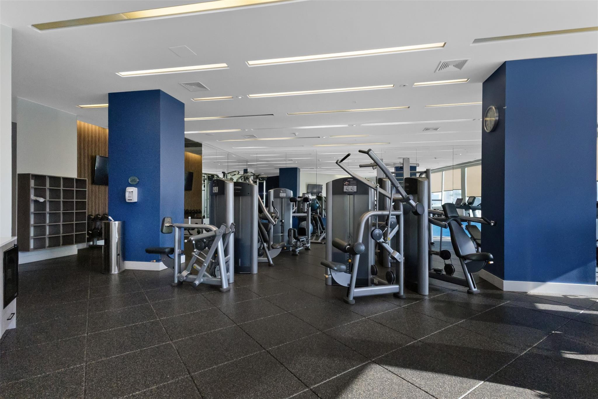 TRUMP INTERNATIONAL SONESTA - Residential
