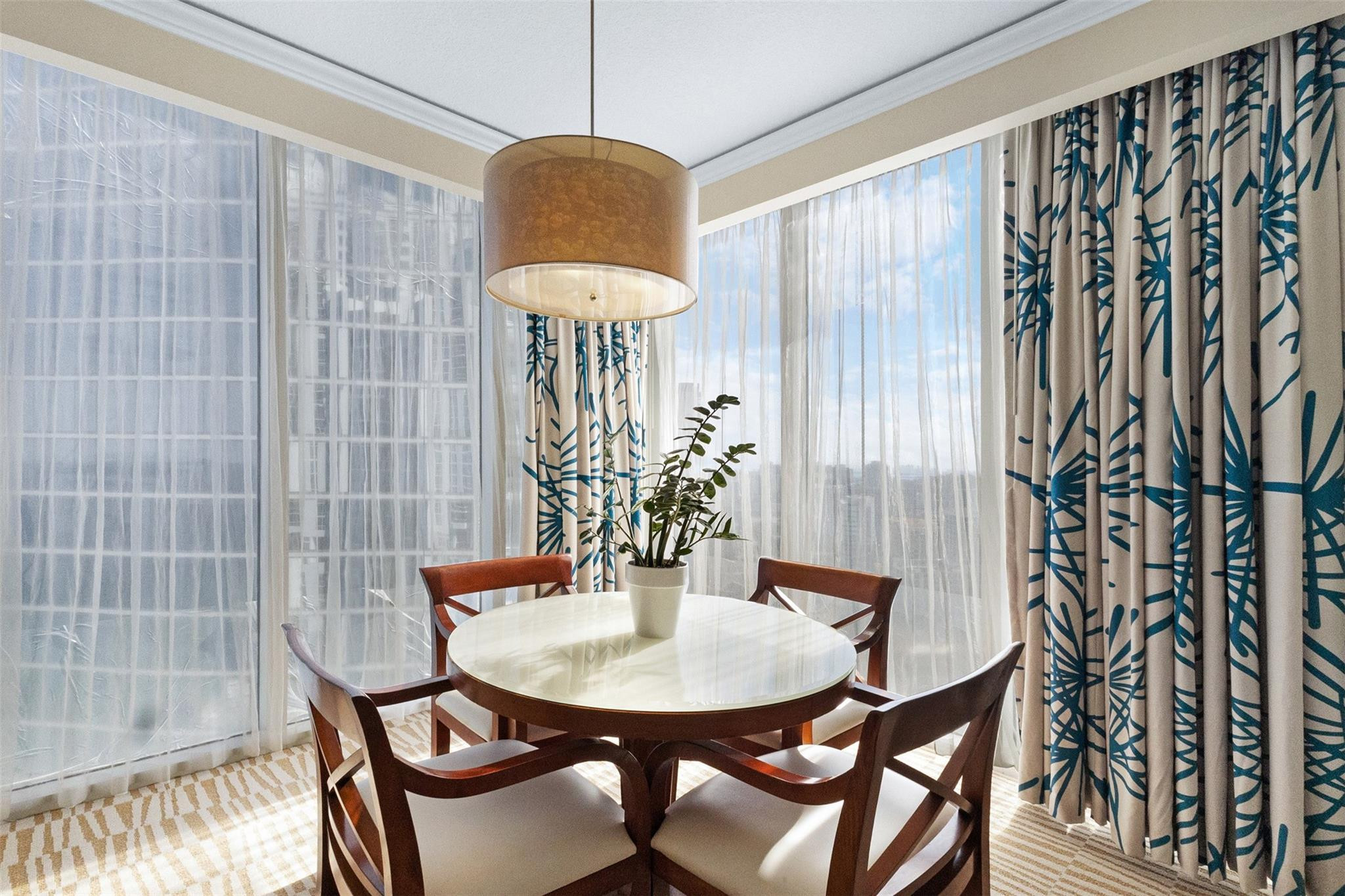 TRUMP INTERNATIONAL SONESTA - Residential