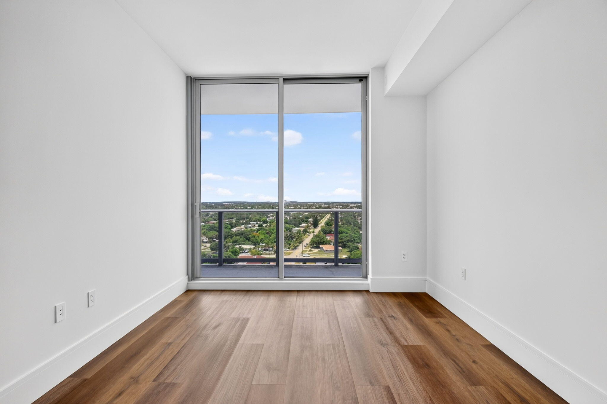 NAUTILUS 220 CONDO - Residential