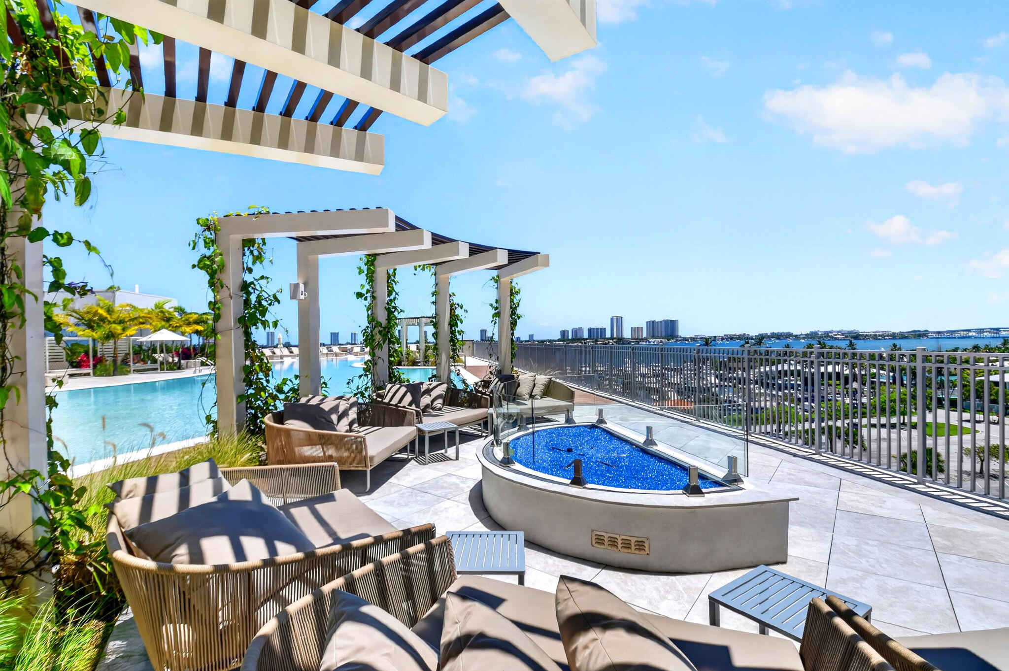 NAUTILUS 220 CONDO - Residential