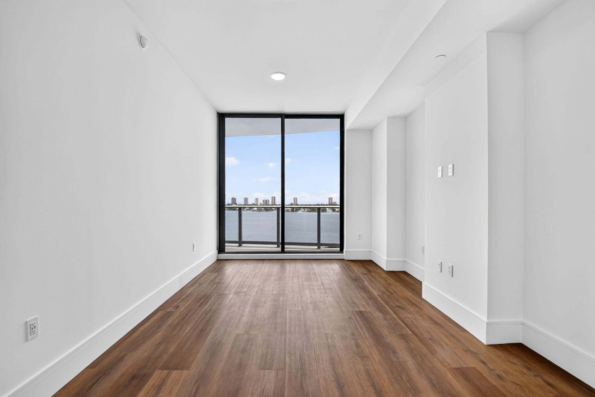 NAUTILUS 220 CONDO - Residential