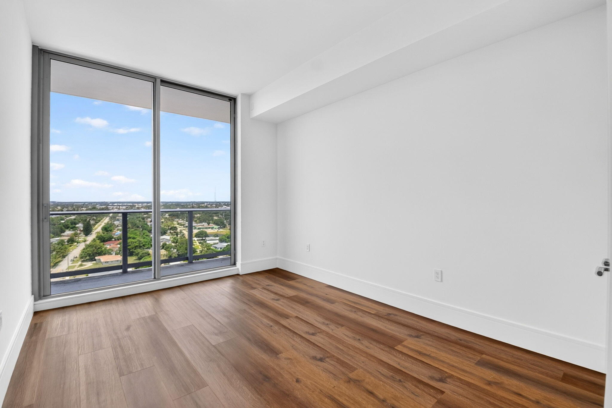 NAUTILUS 220 CONDO - Residential