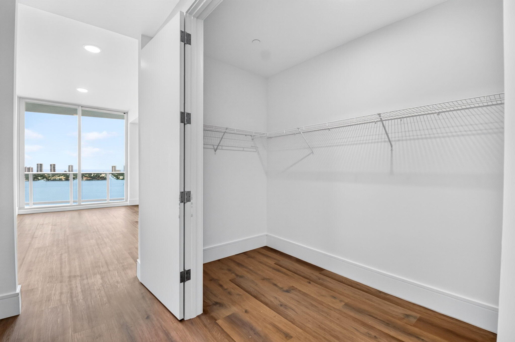 NAUTILUS 220 CONDO - Residential