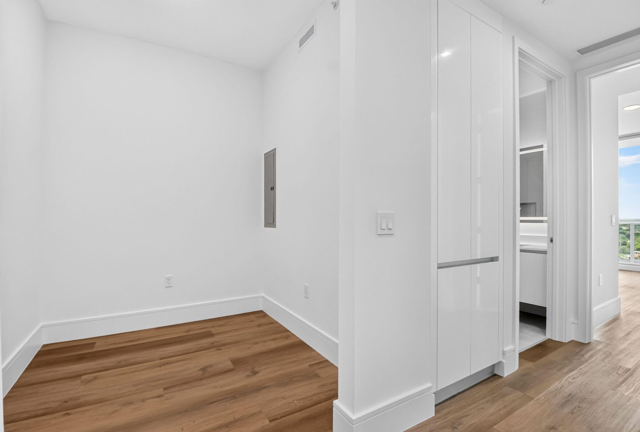NAUTILUS 220 CONDO - Residential