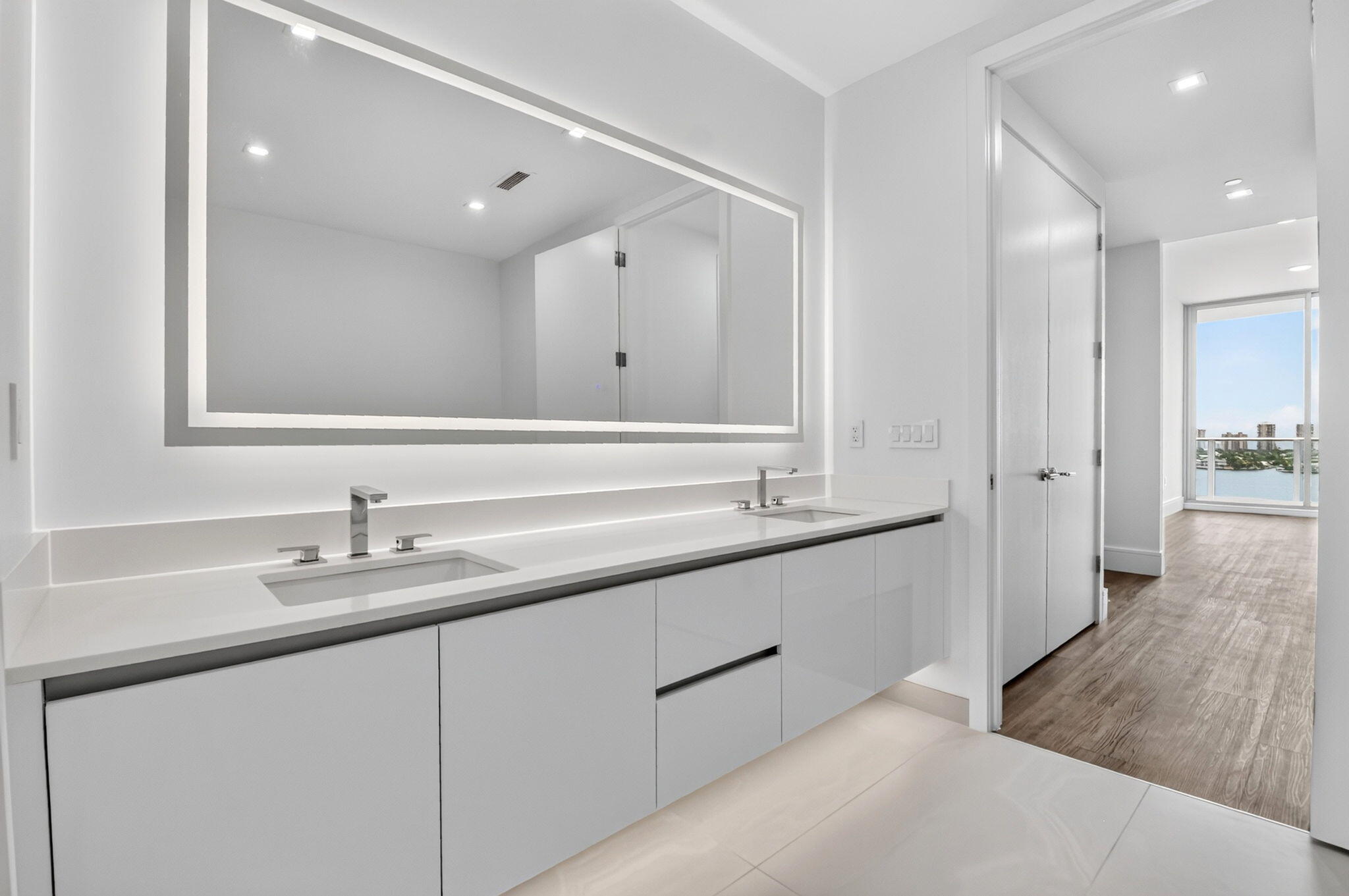 NAUTILUS 220 CONDO - Residential