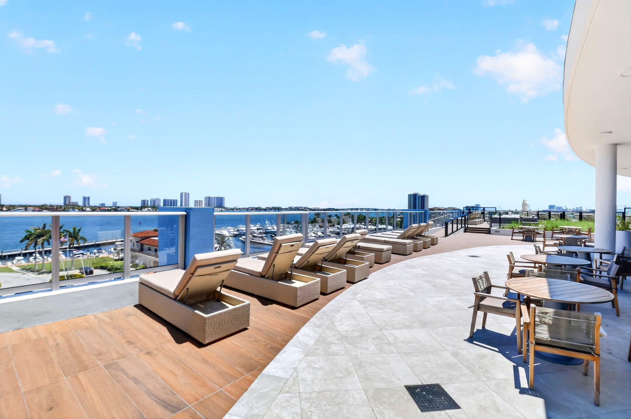 NAUTILUS 220 CONDO - Residential