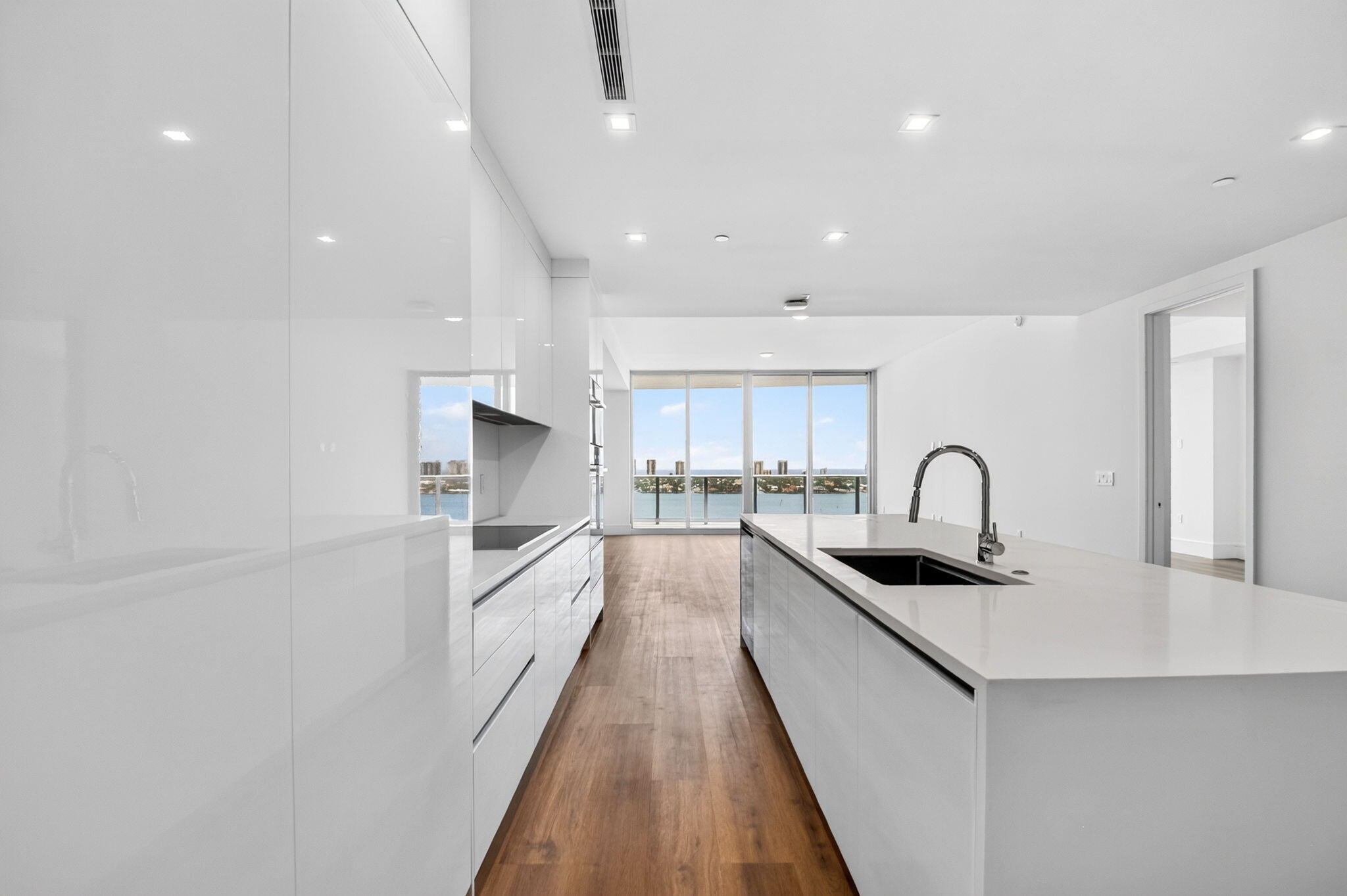 NAUTILUS 220 CONDO - Residential