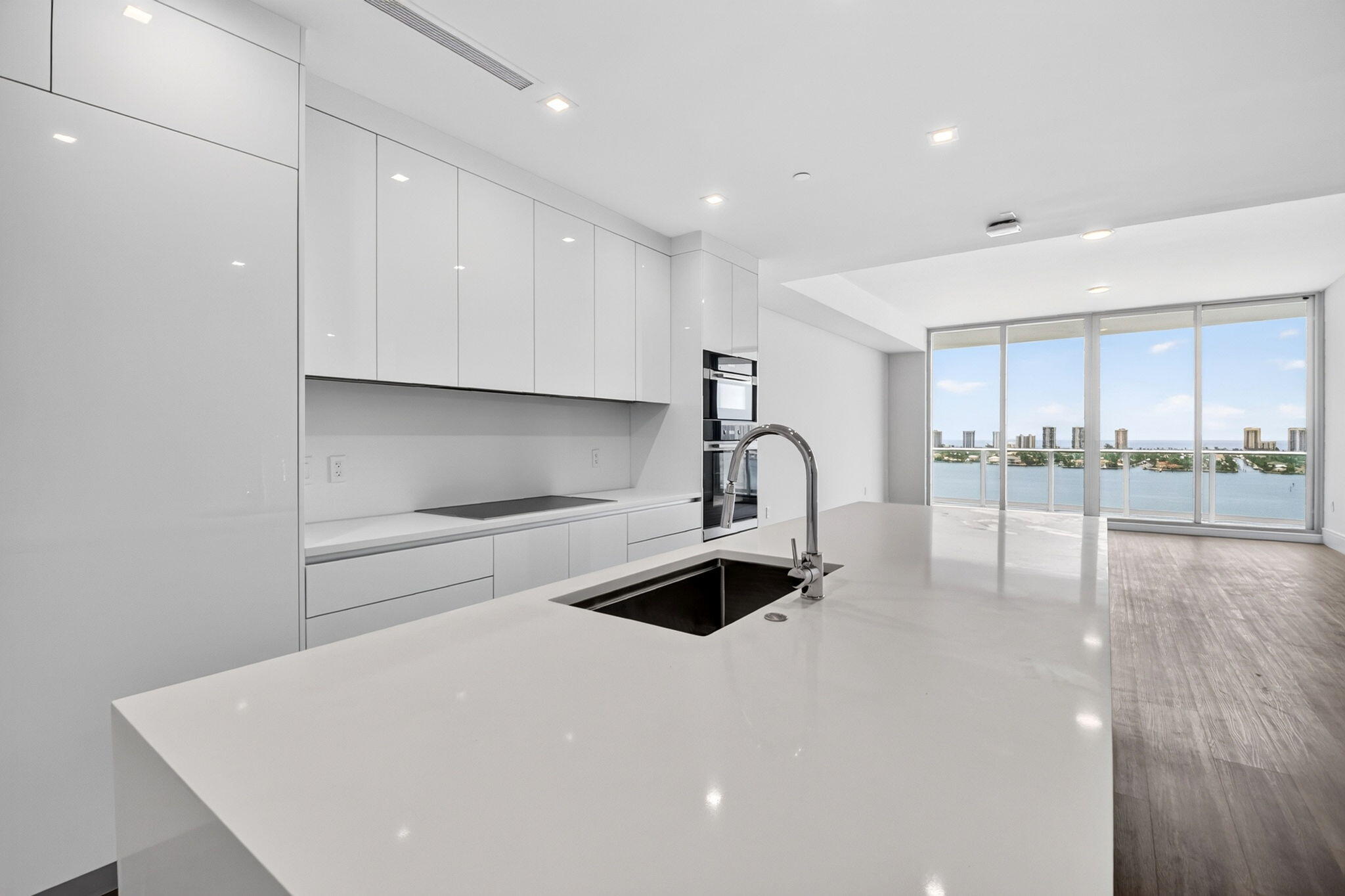 NAUTILUS 220 CONDO - Residential