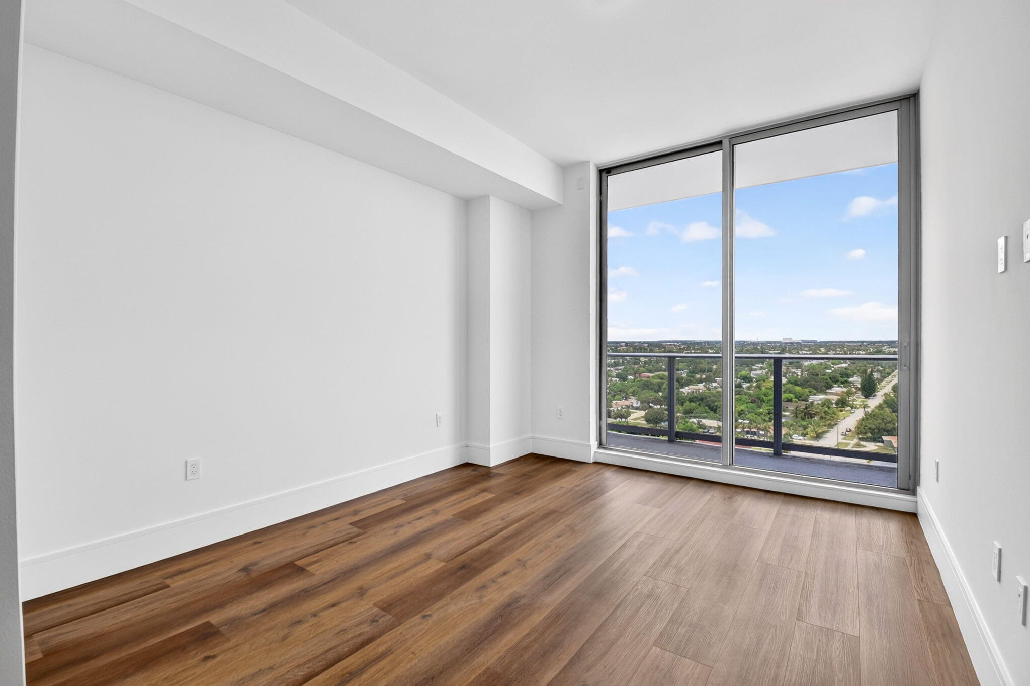 NAUTILUS 220 CONDO - Residential