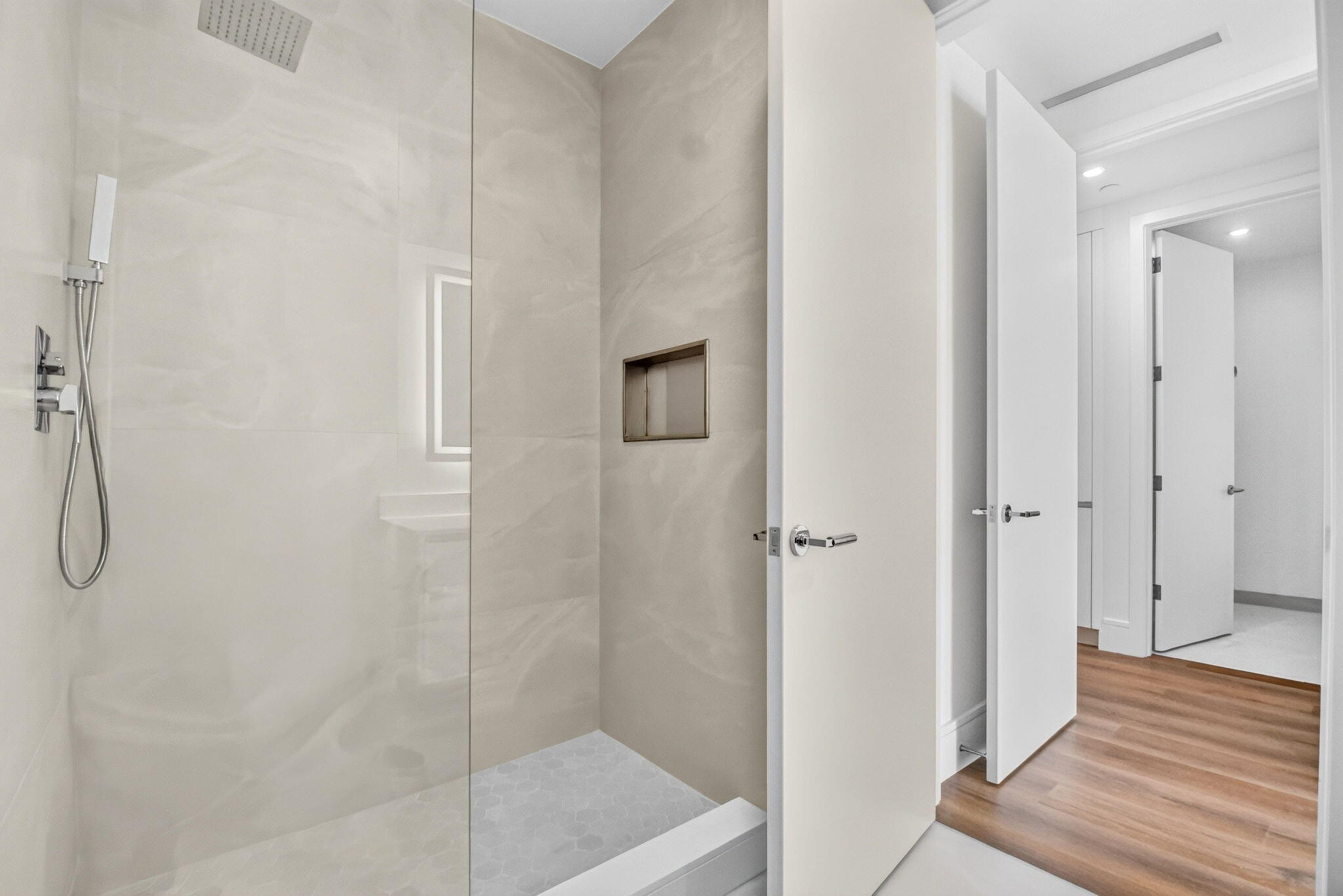 NAUTILUS 220 CONDO - Residential