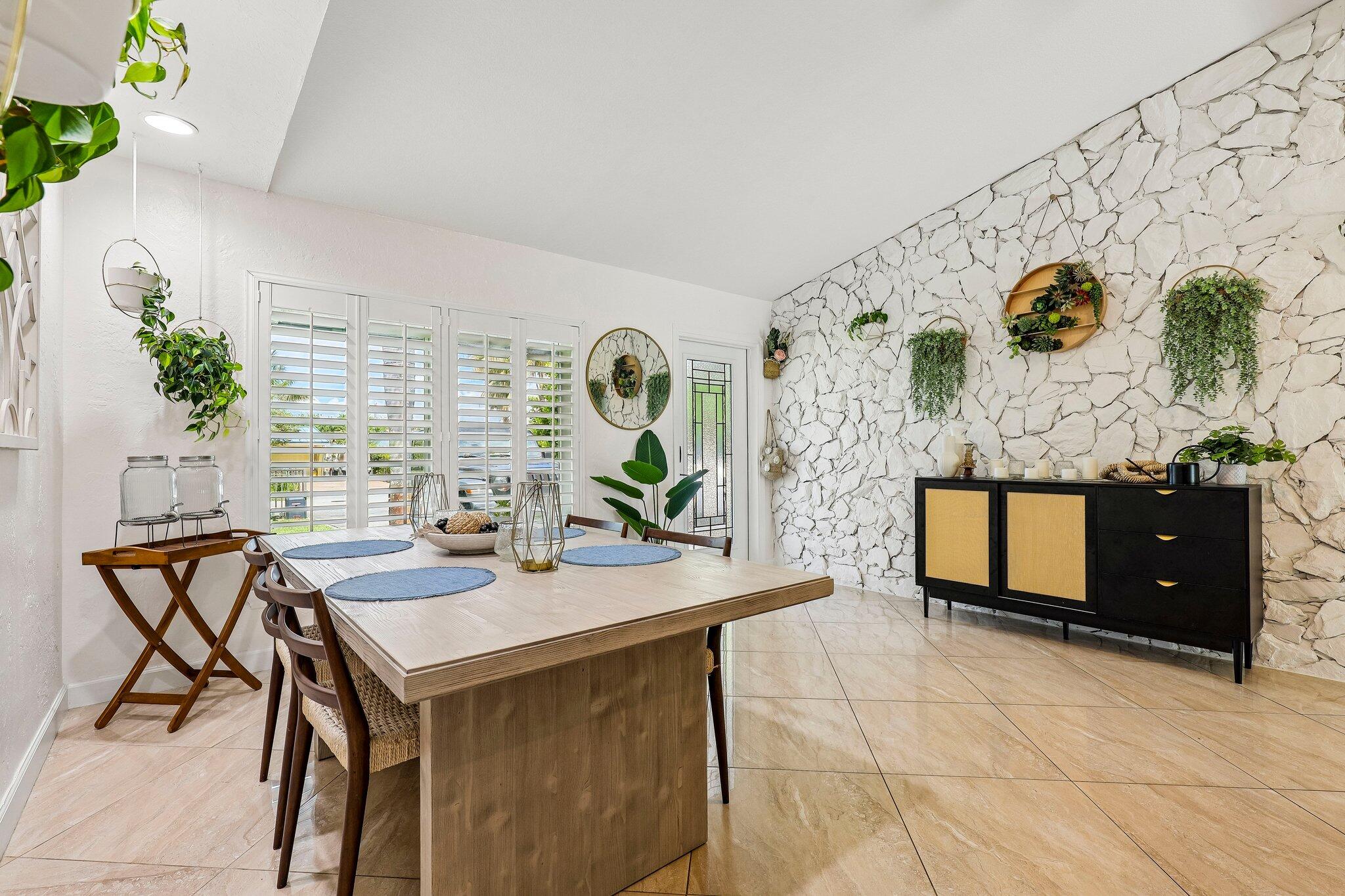 DAVIS ISLES - Residential