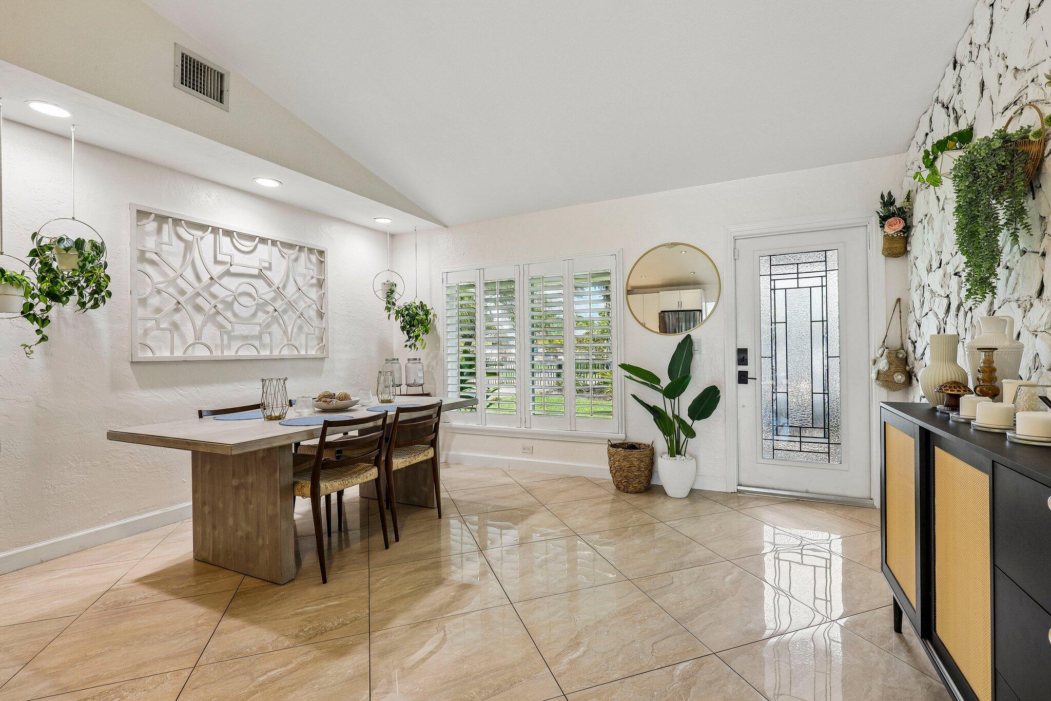 DAVIS ISLES - Residential