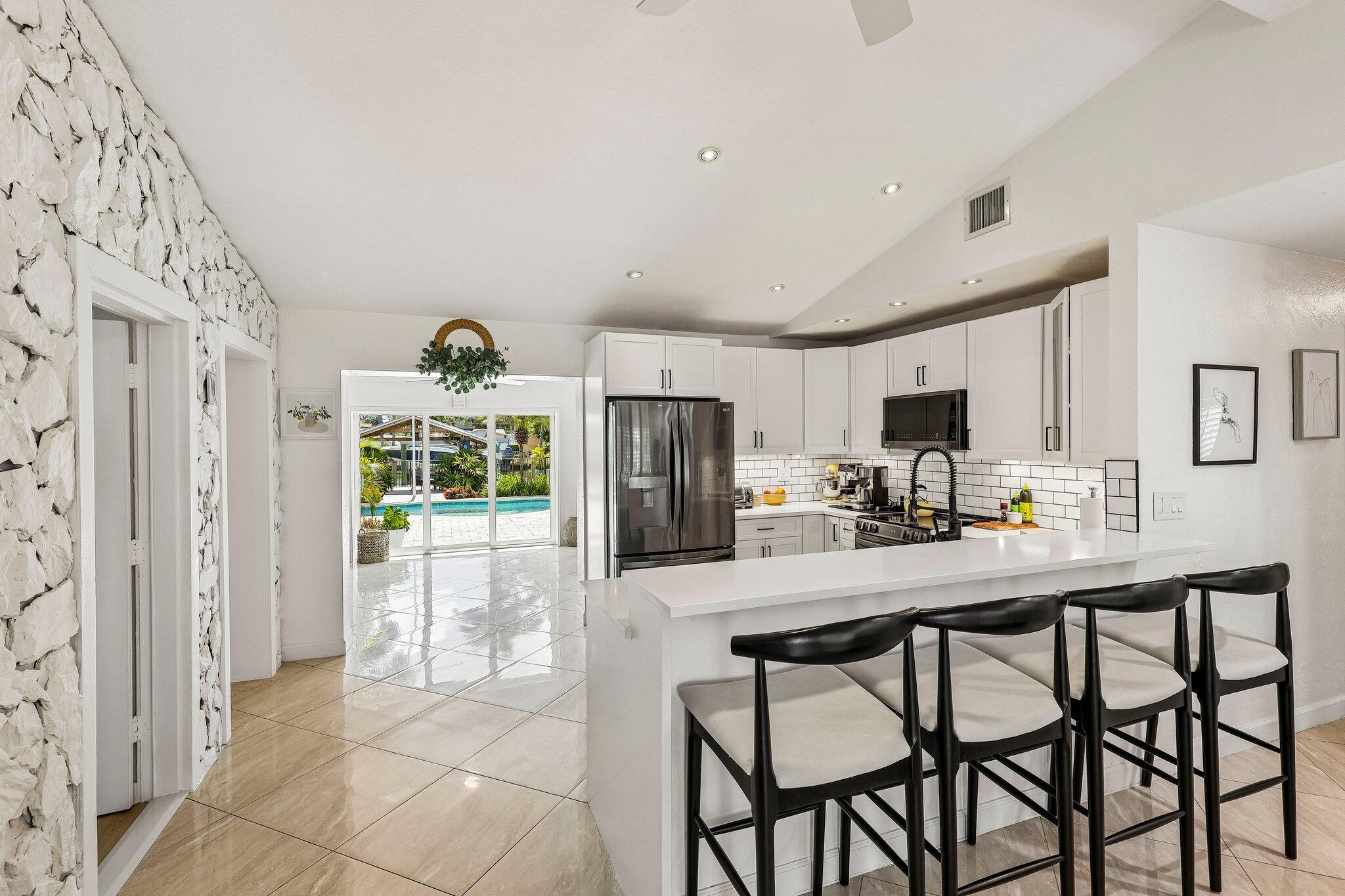 DAVIS ISLES - Residential