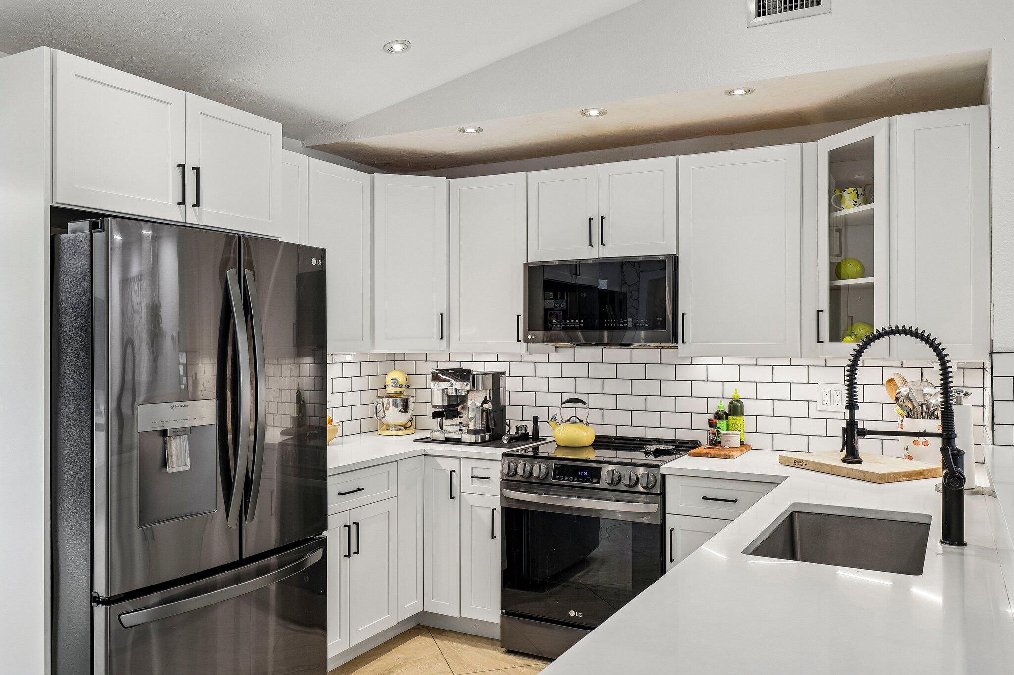 DAVIS ISLES - Residential