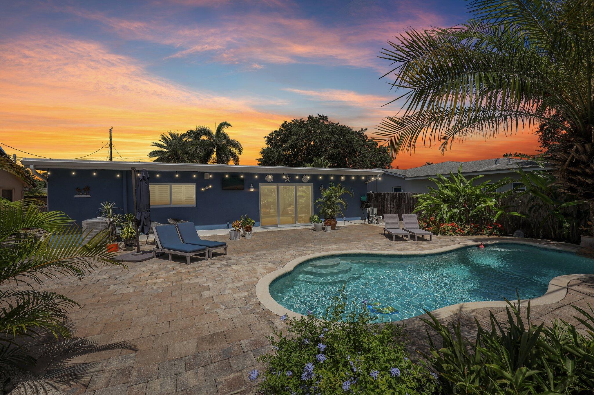 DAVIS ISLES - Residential