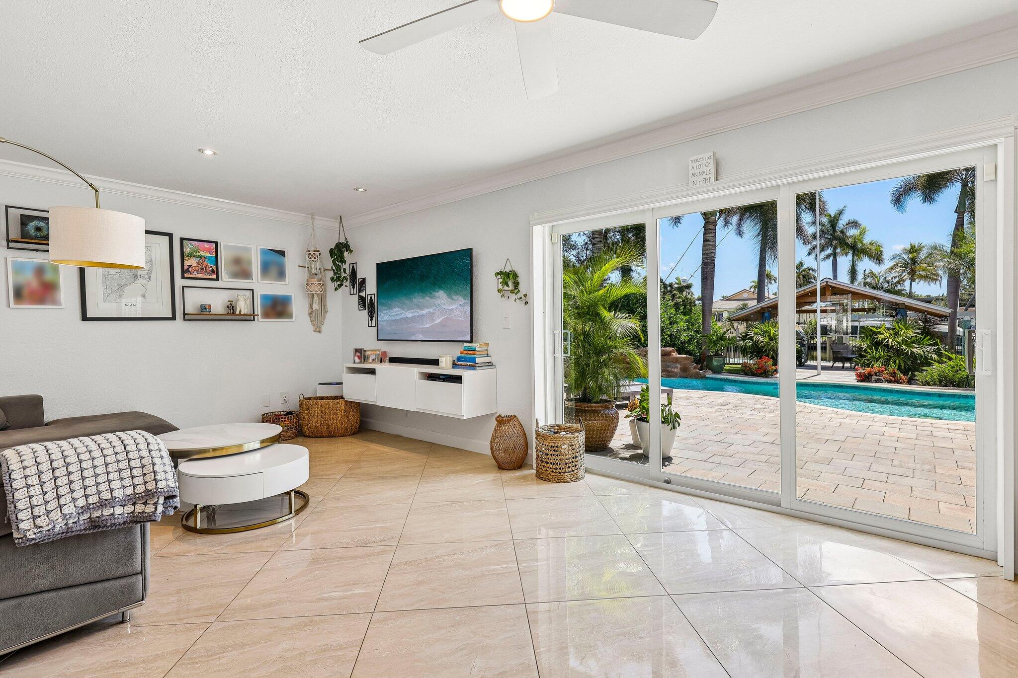 DAVIS ISLES - Residential