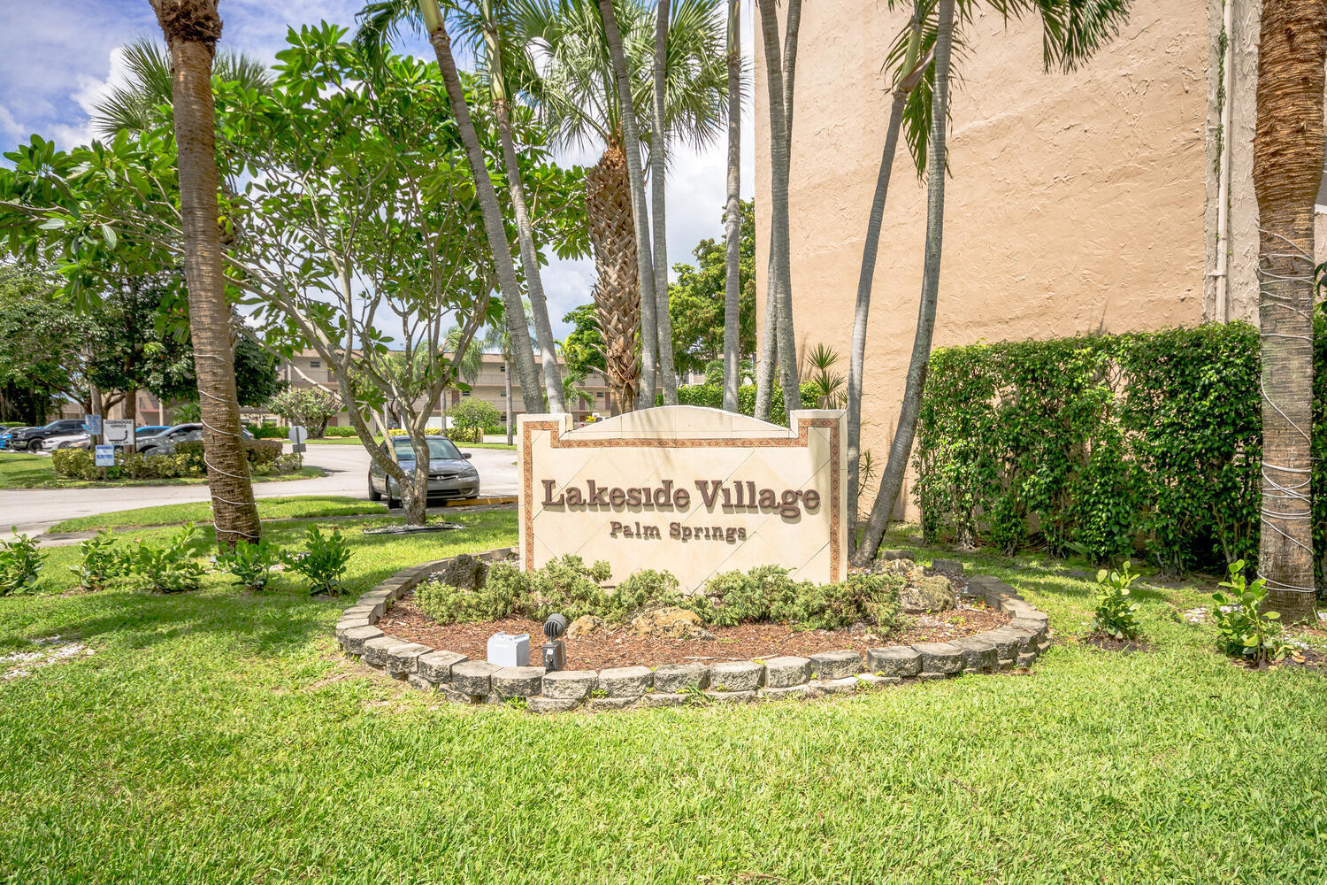 LAKESIDE VILLAGE CONDO 10 - Residential