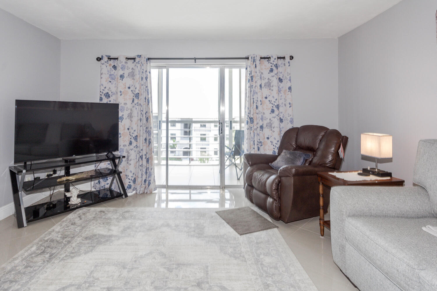 LAKESIDE VILLAGE CONDO 10 - Residential