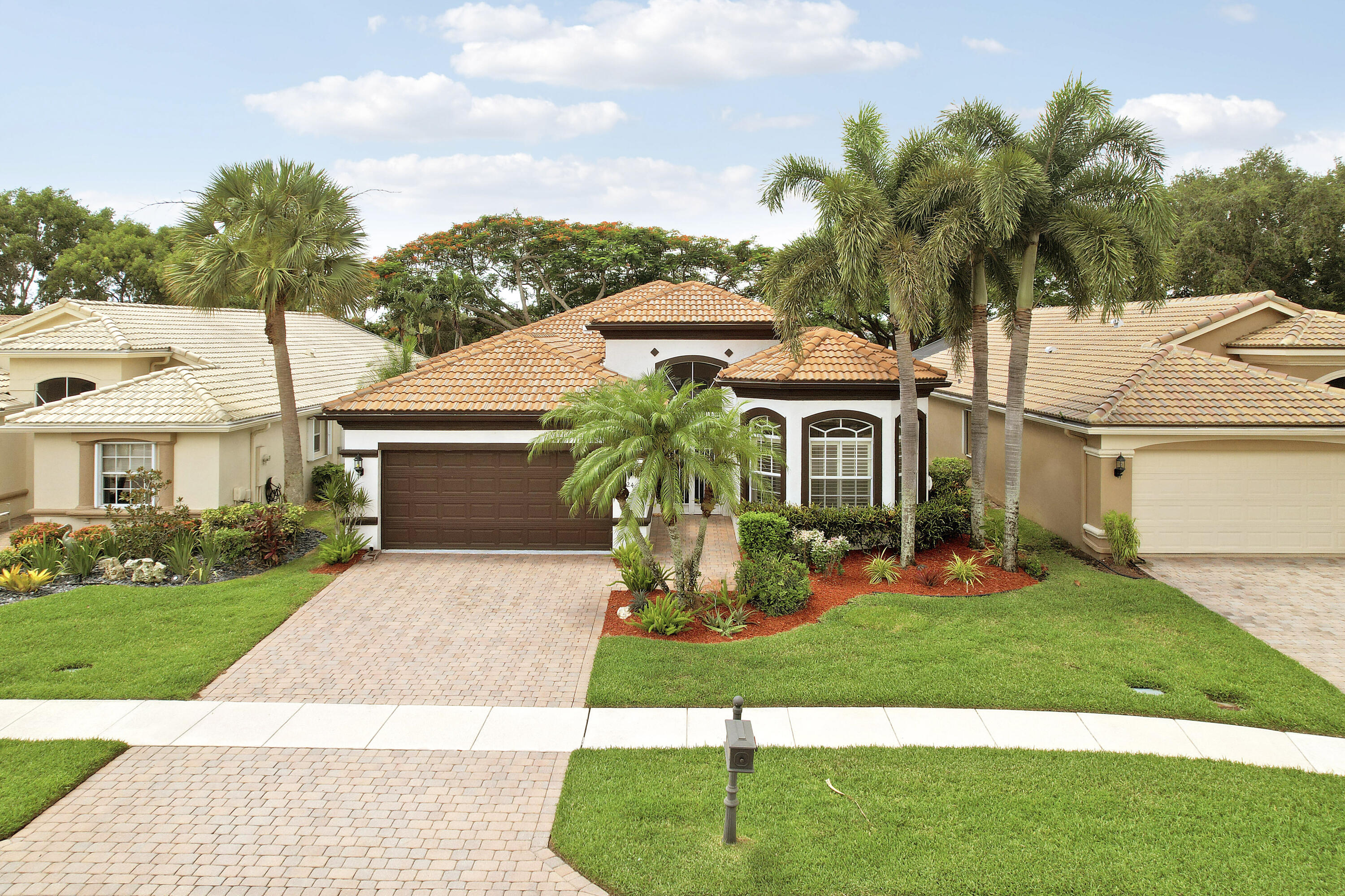 BELLAGGIO, TOWNE PARK - Residential