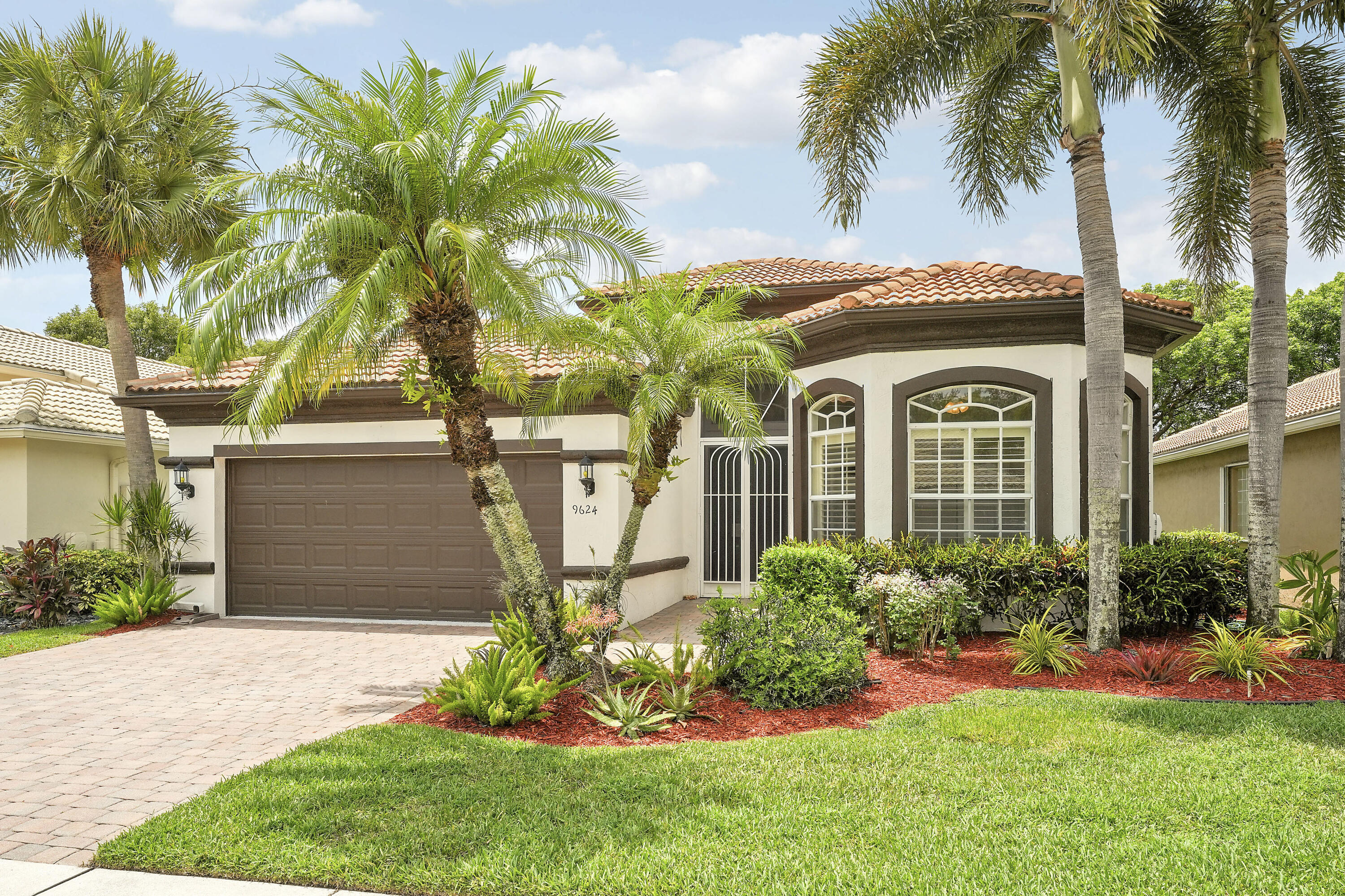 BELLAGGIO, TOWNE PARK - Residential