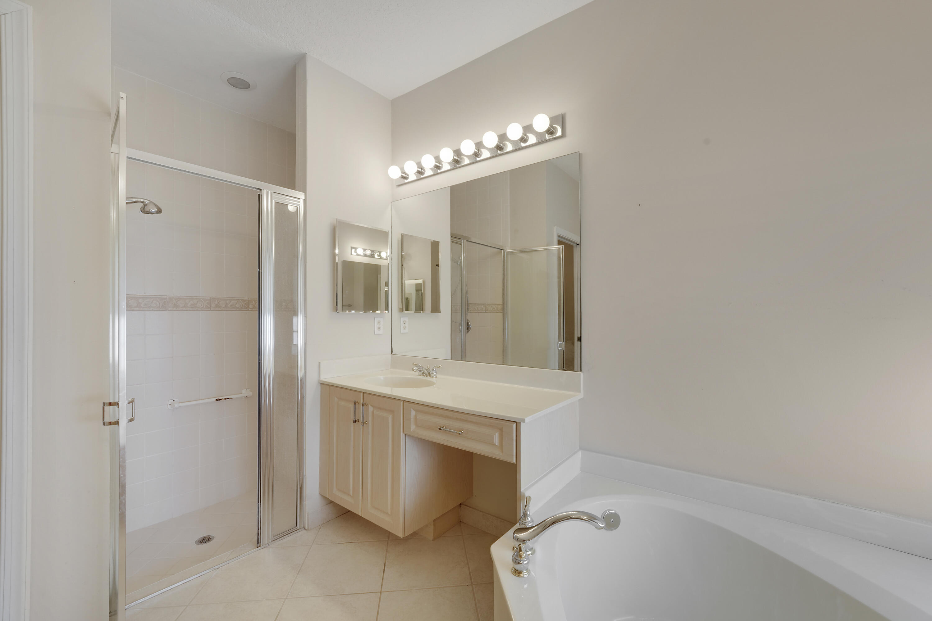 BELLAGGIO, TOWNE PARK - Residential