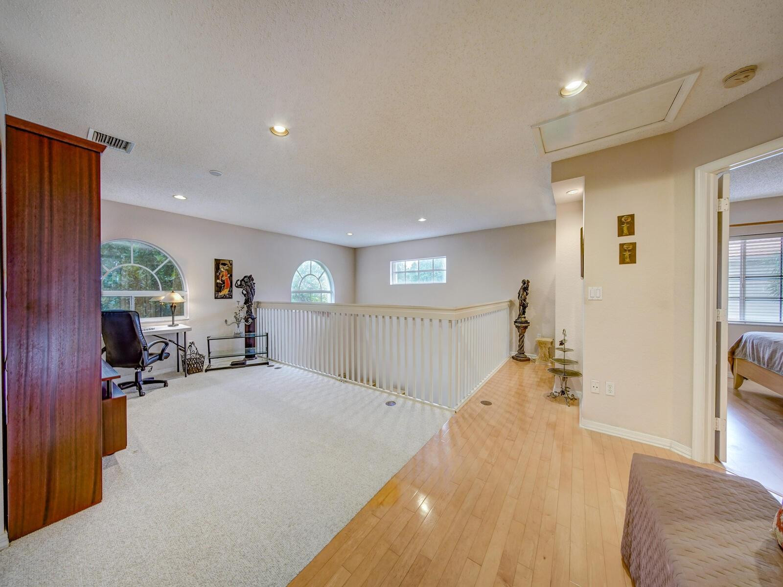 SAWGRASS VILLAGE - Residential