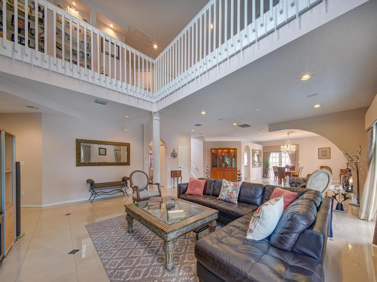 SAWGRASS VILLAGE - Residential
