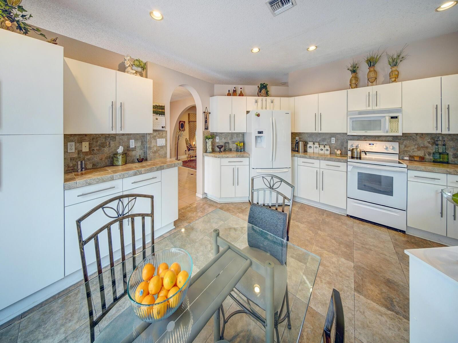 SAWGRASS VILLAGE - Residential